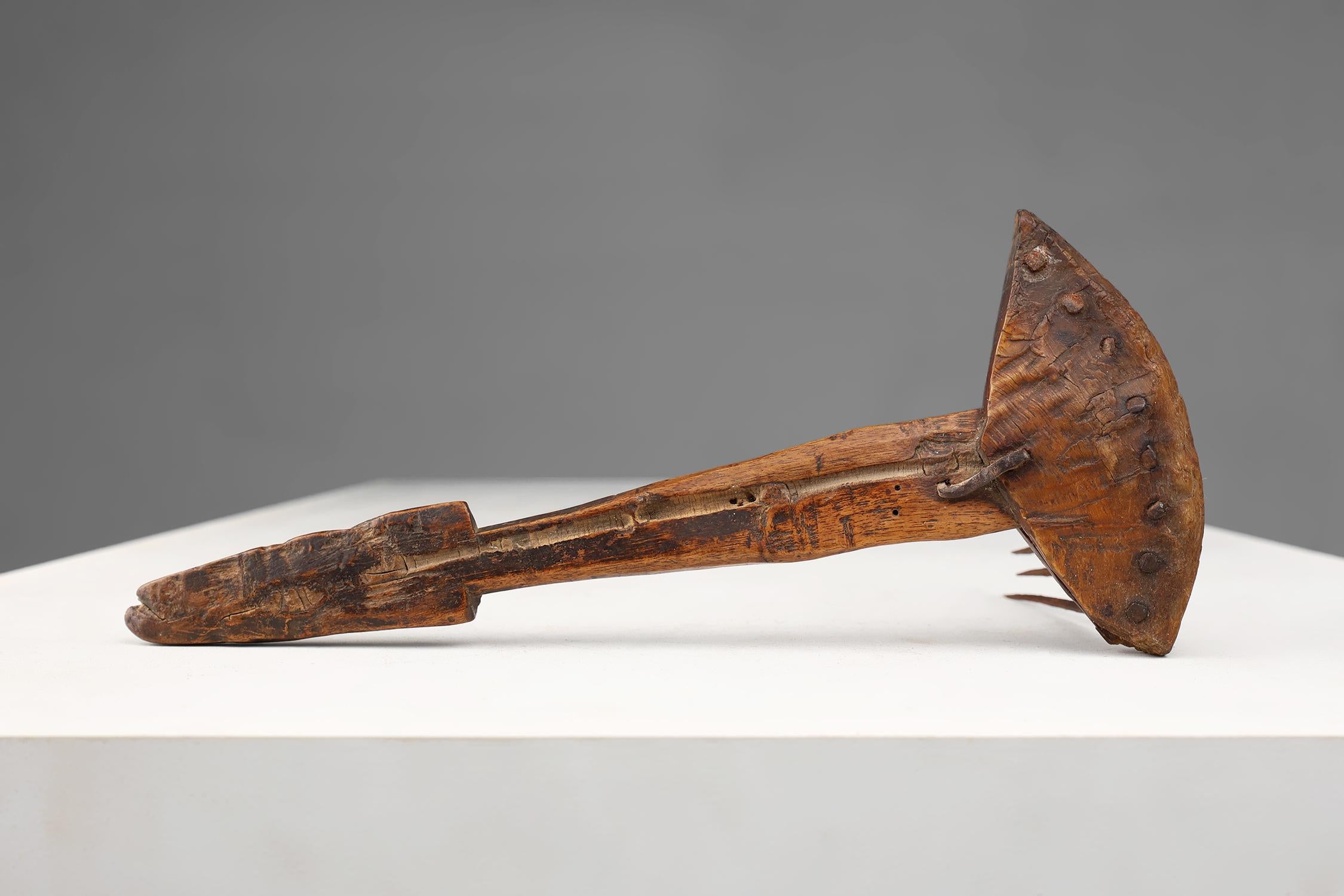 Rare peigne primitive française du 16ème siècle Bon état - En vente à Meulebeke, BE