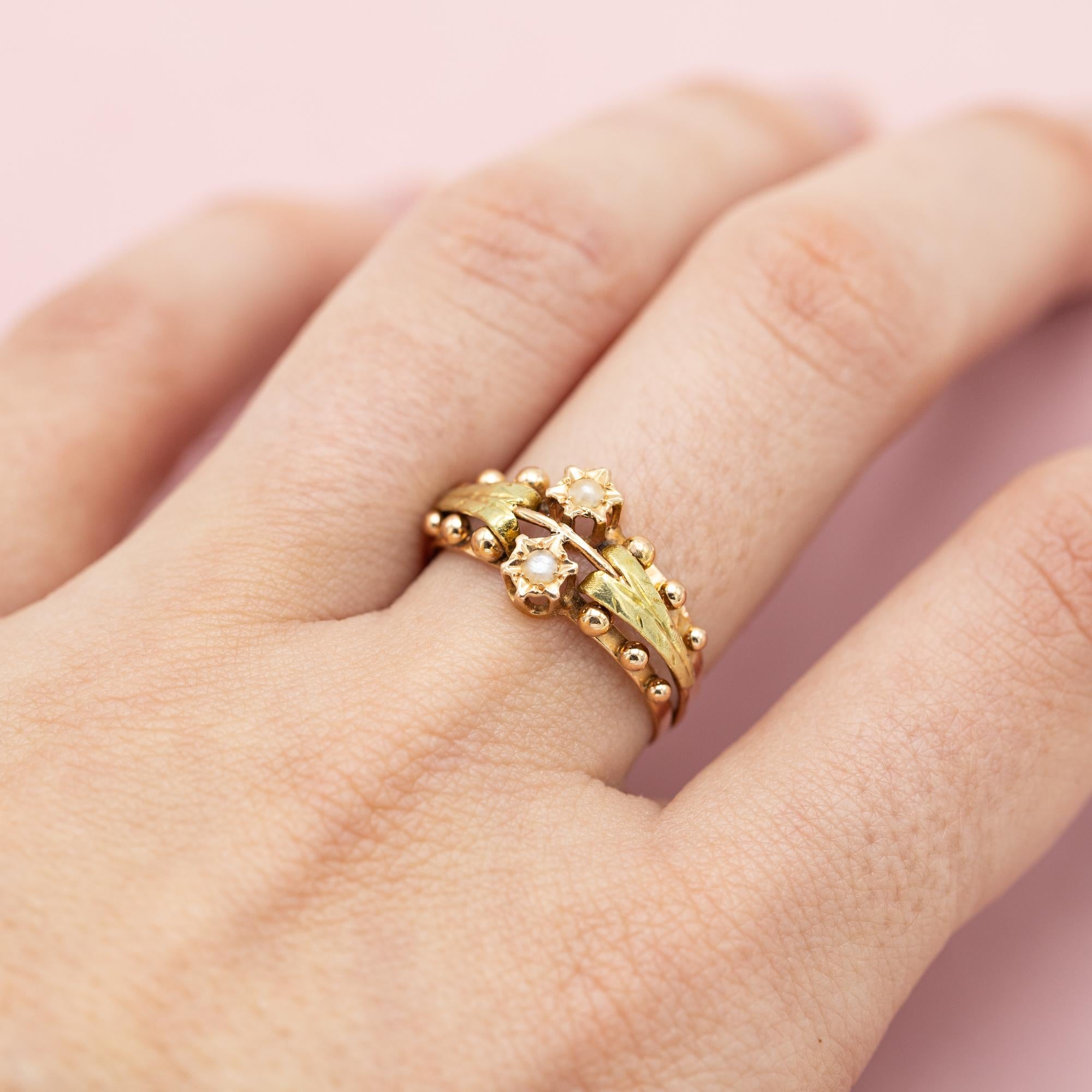 Rare French 18k gold antique flower ring - Napoleon III - Victorian pearl jewel In Good Condition In Antwerp, BE
