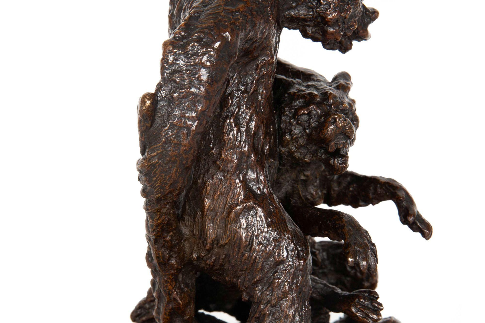Rare French Antique Bronze Sculpture “Bear with Wolf” by Christophe Fratin 6