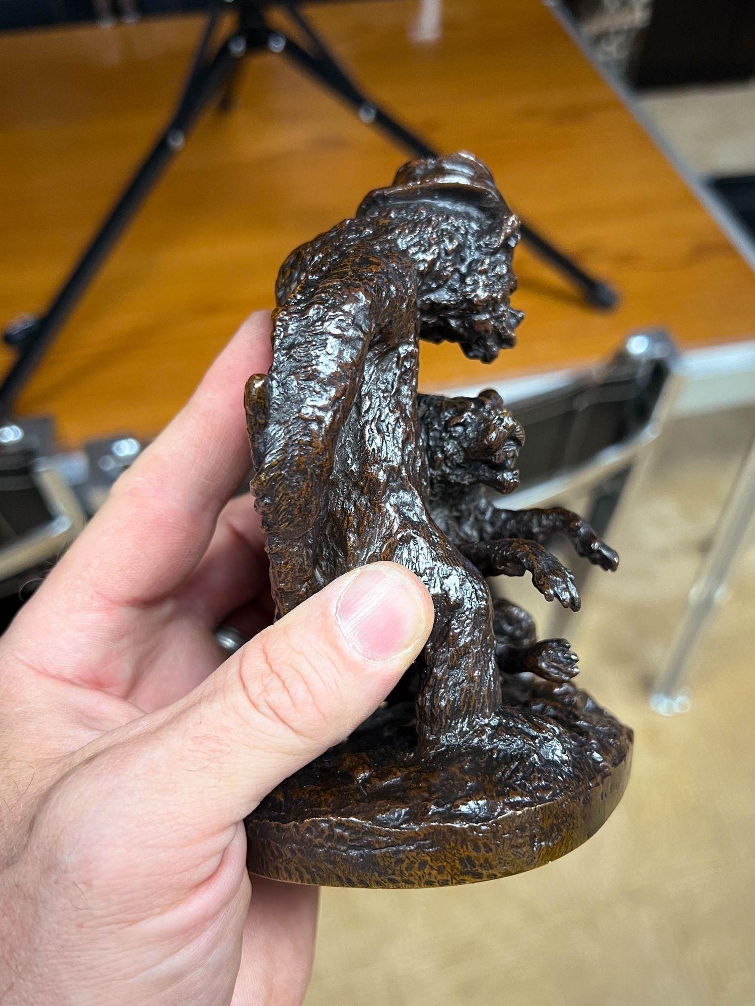 Rare French Antique Bronze Sculpture “Bear with Wolf” by Christophe Fratin 10
