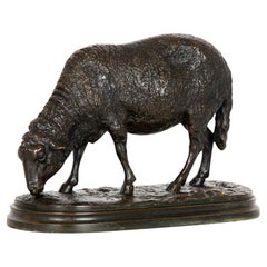 Rare sculpture française en bronze ancien d'une brebis  Grazing Ewe par Rosa Bonheur