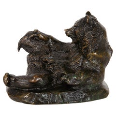 Rara scultura francese in bronzo antico "Orso seduto" di Antoine-Louis Barye