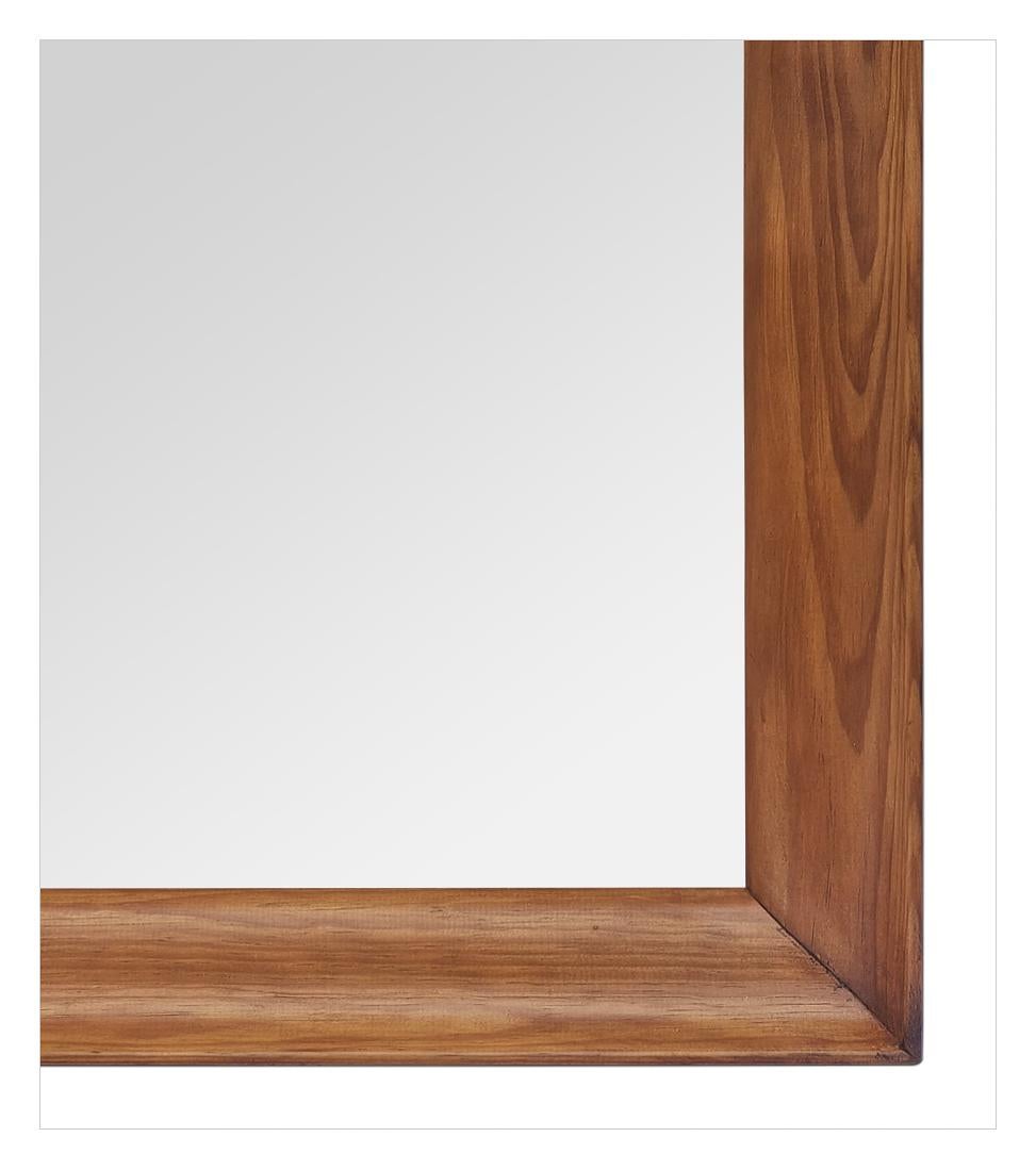 Rare cadre de miroir de forme concave en bois de sapin antique français, vers 1950 Bon état - En vente à Paris, FR