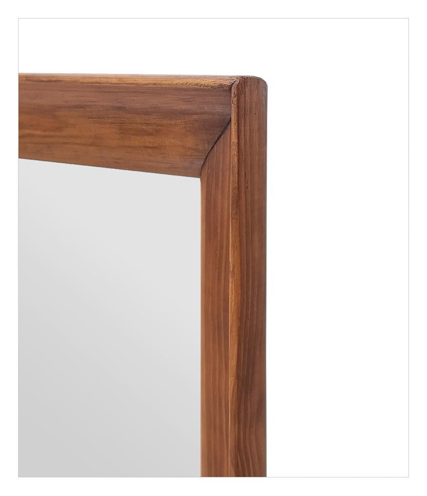 Rare cadre de miroir de forme concave en bois de sapin antique français, vers 1950 en vente 1