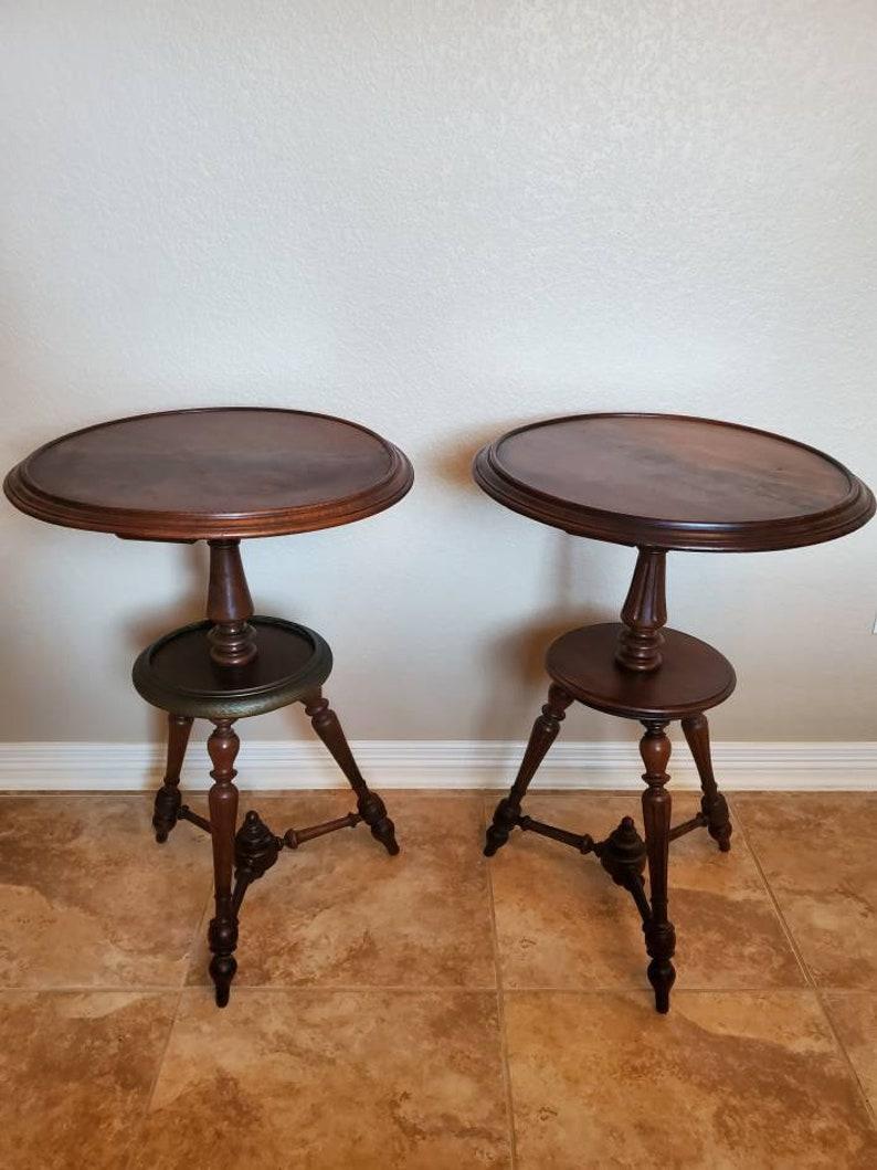 Rare French Antique Flame Mahogany Dish-Top Tea Table Pair In Good Condition For Sale In Forney, TX