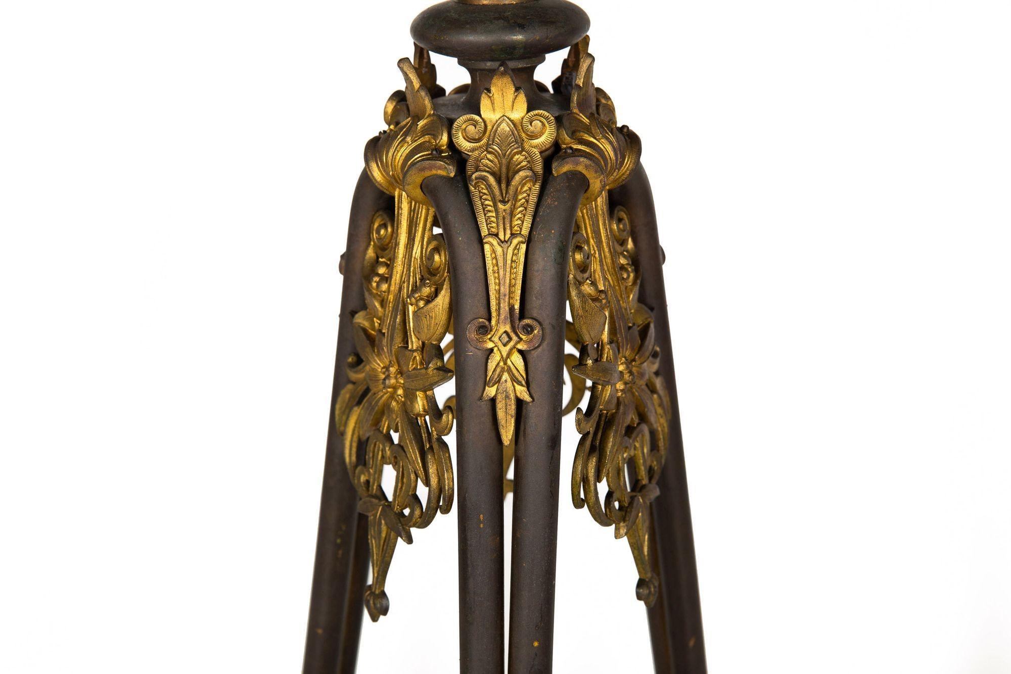 Rare table d'appoint à trépied mythologique ancienne française par Tiffany & Co. circa 1880 en vente 4