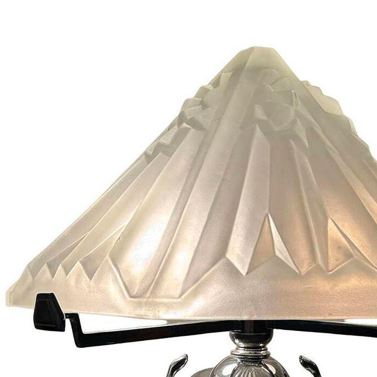 Early 20th Century Rare French Art Deco CW Vianne Globe Opulent Frosted Lamp Shade For Sale