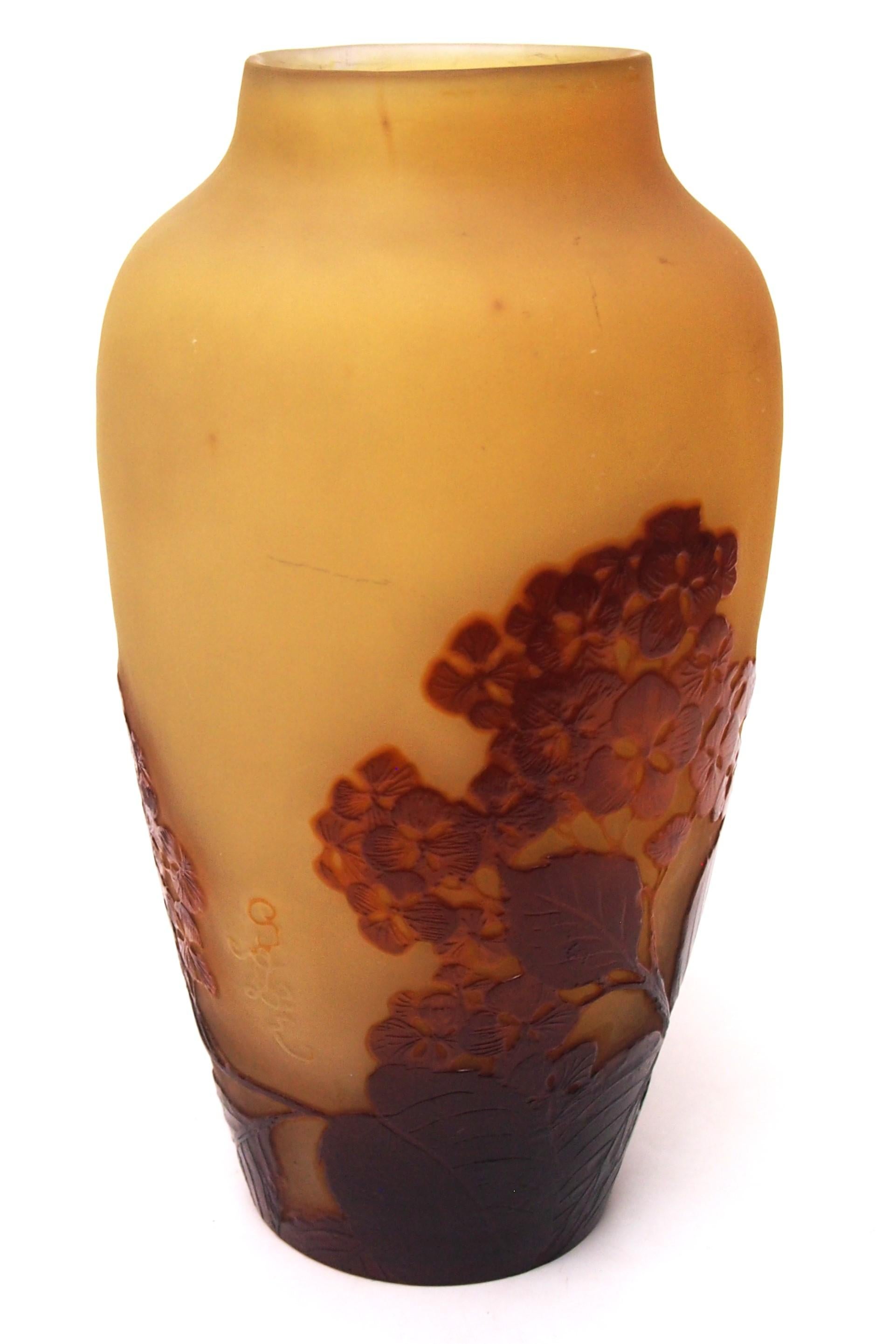 Rare French Art Deco Galle Cameo Glass Vase -Winter Hydrangea  -c1925 In Good Condition For Sale In Worcester Park, GB