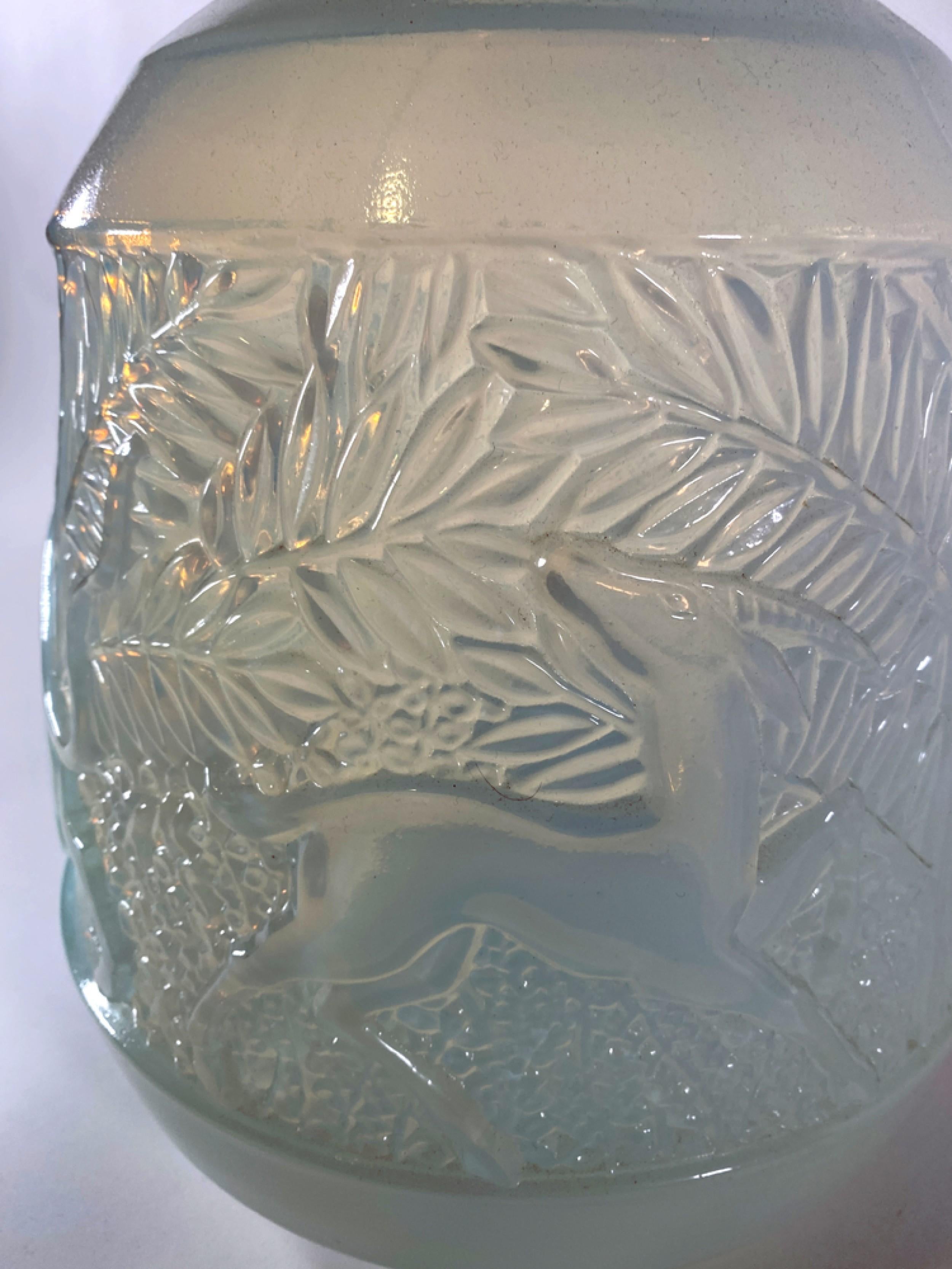 Raro vaso di vetro iridescente francese Art Déco, Etling In condizioni buone in vendita a Queens, NY