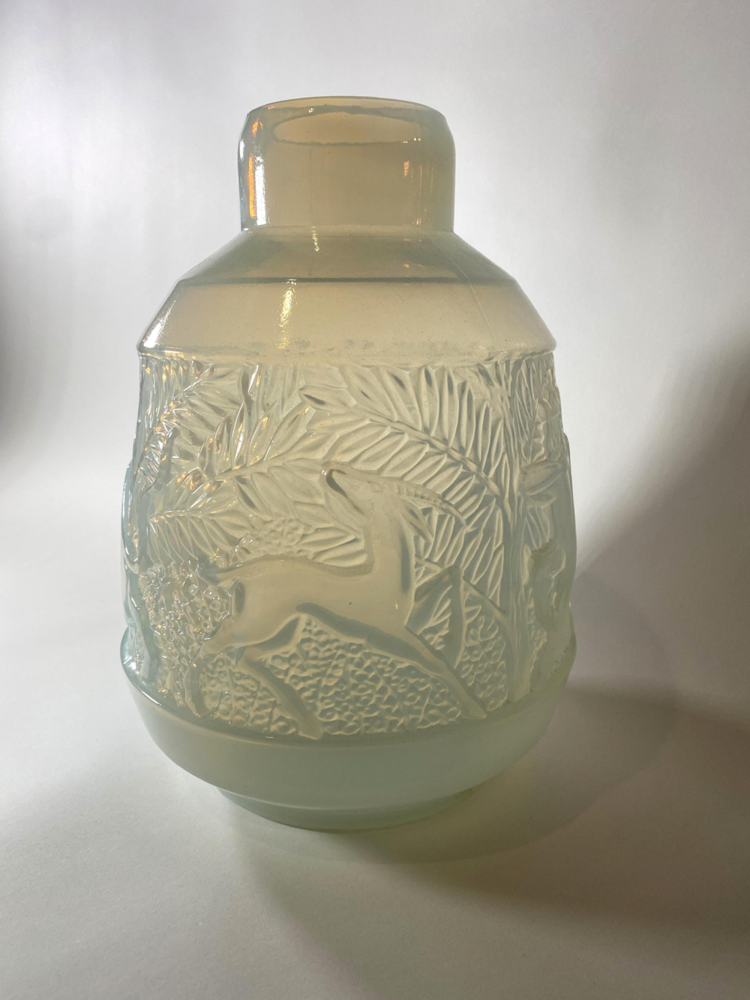 XX secolo Raro vaso di vetro iridescente francese Art Déco, Etling in vendita