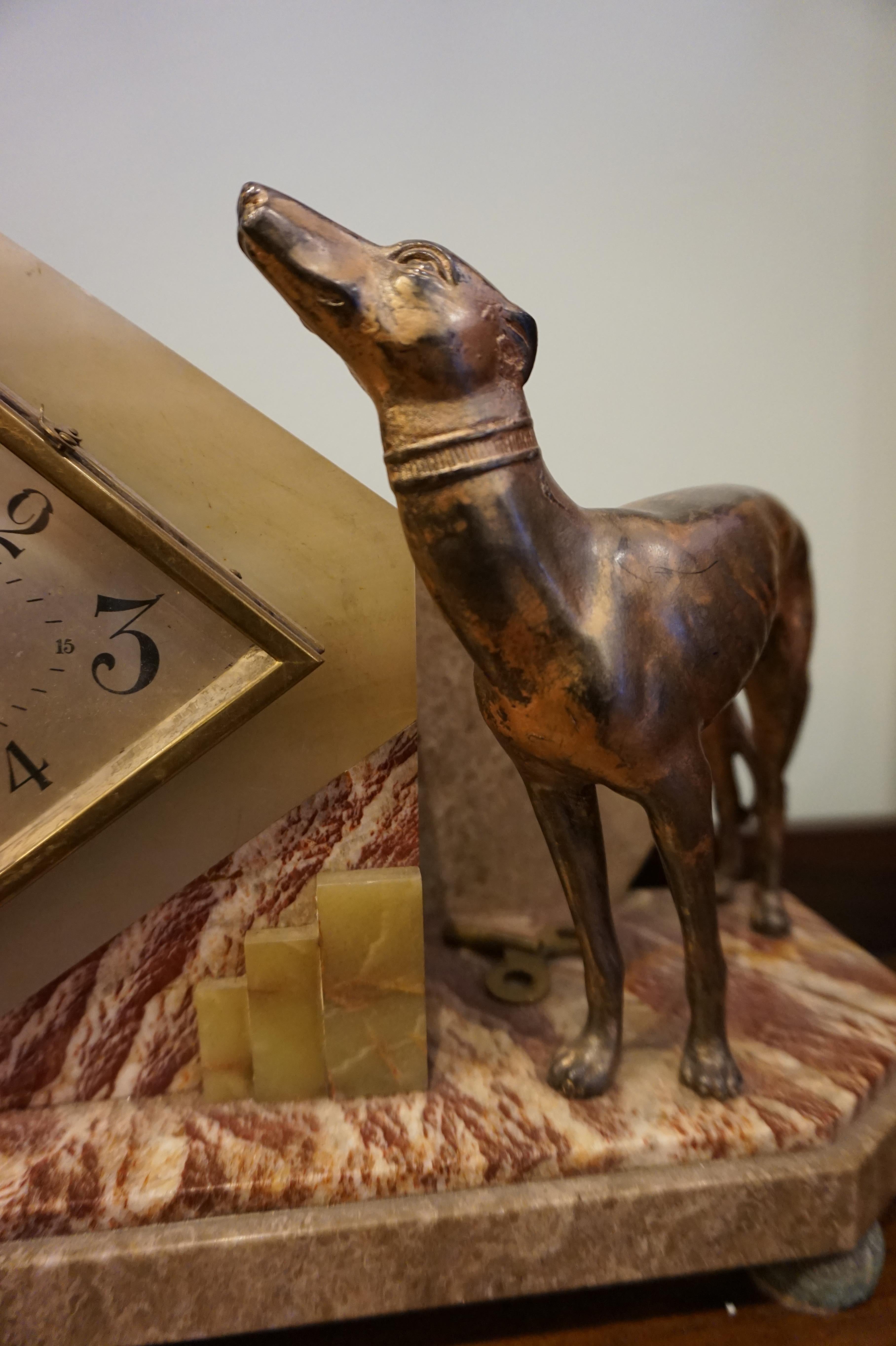 Rare French Art Deco Marble & Onyx Mantel Clock with Bronze Dog Figurines In Good Condition For Sale In Vancouver, British Columbia