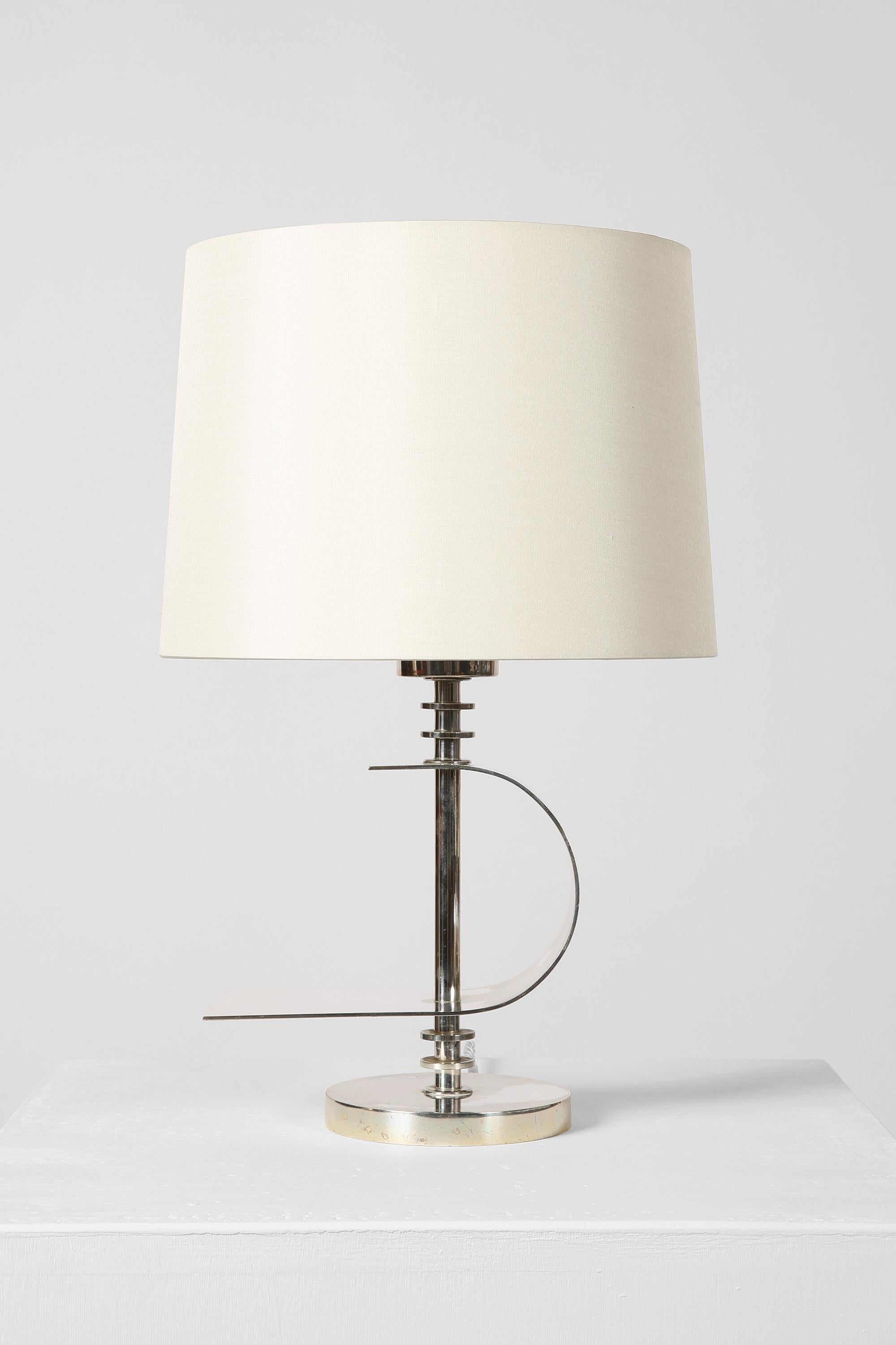 Rare lampe à poser en nickel de la Maison Desny, art déco moderniste français en vente 4