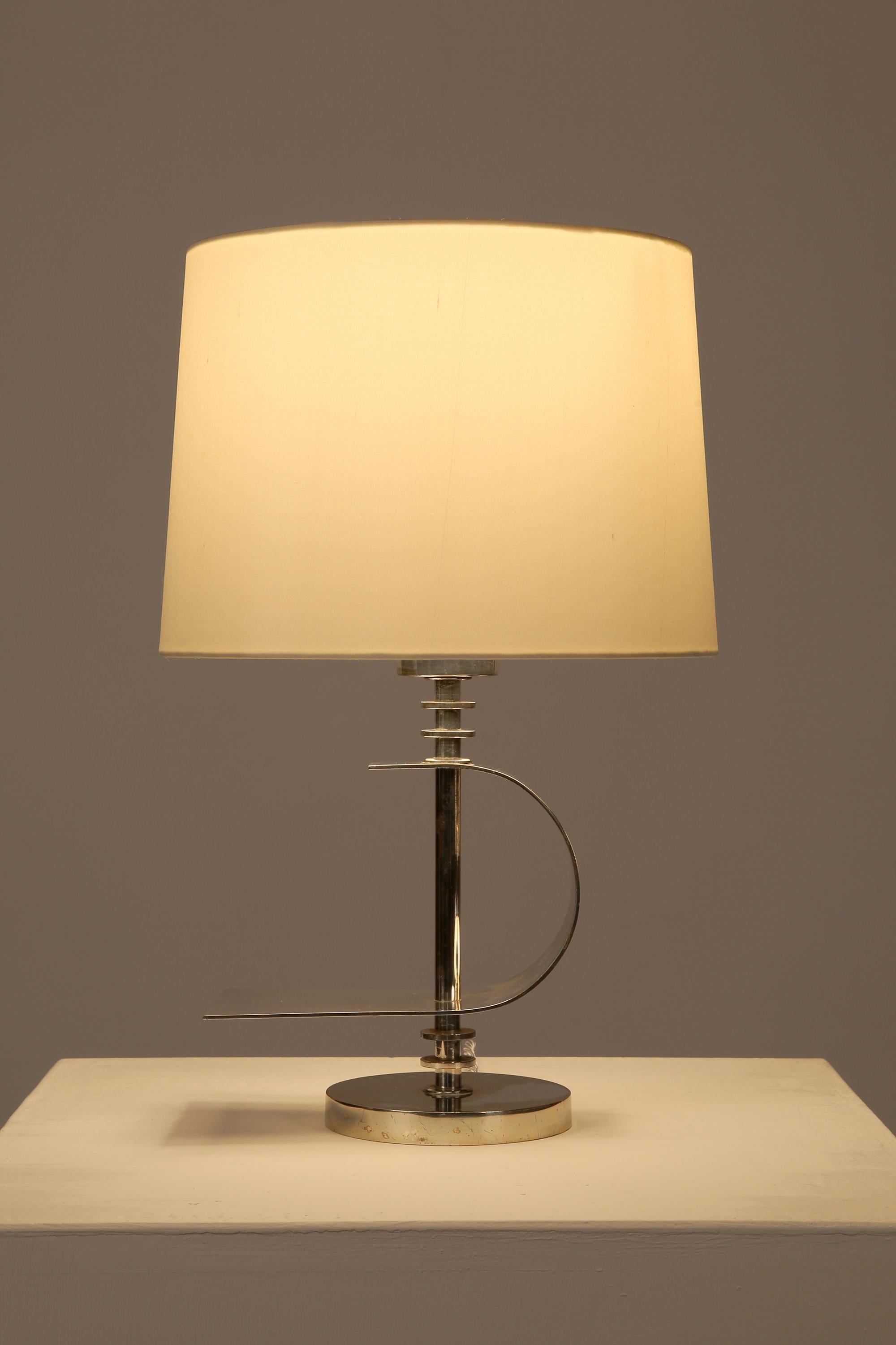 Rare lampe à poser en nickel de la Maison Desny, art déco moderniste français en vente 3