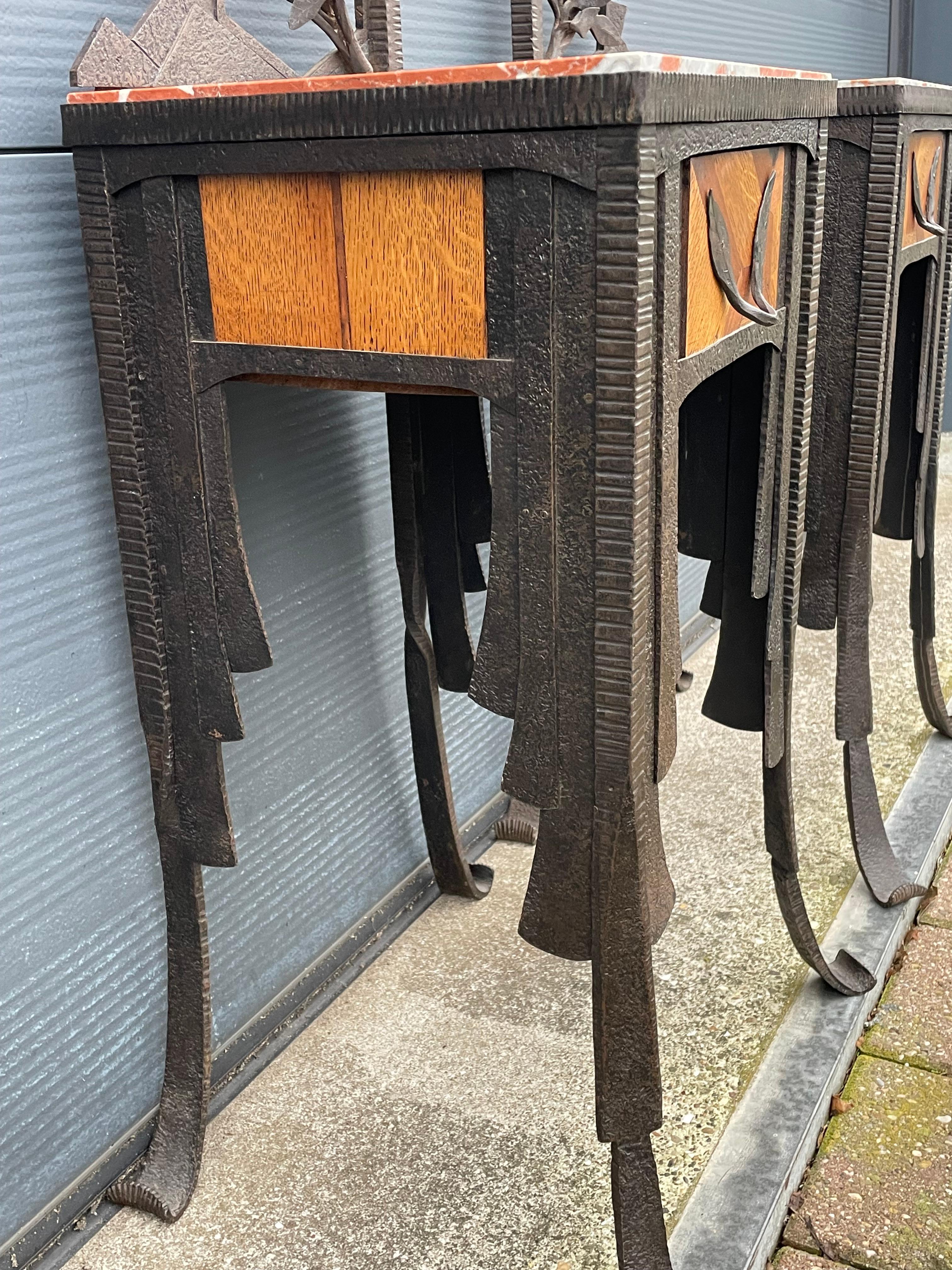 Rare French Art Deco Pair of Wrought Iron & Marble Bedside Tables / Night Stands In Good Condition In Lisse, NL