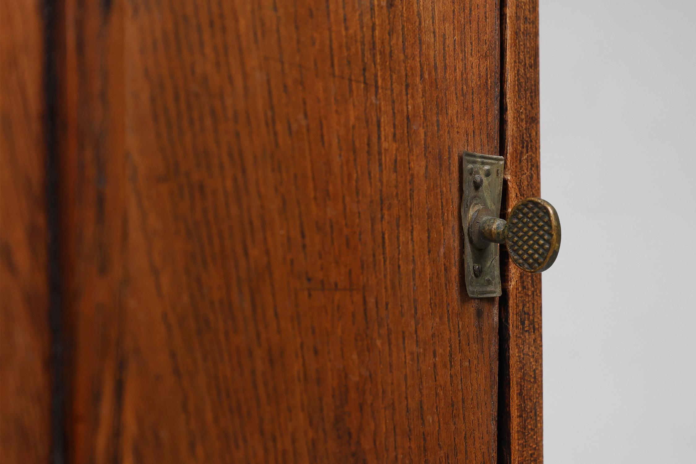 Rare armoire d'ombrage Art déco française en bois de 1930 en vente 2