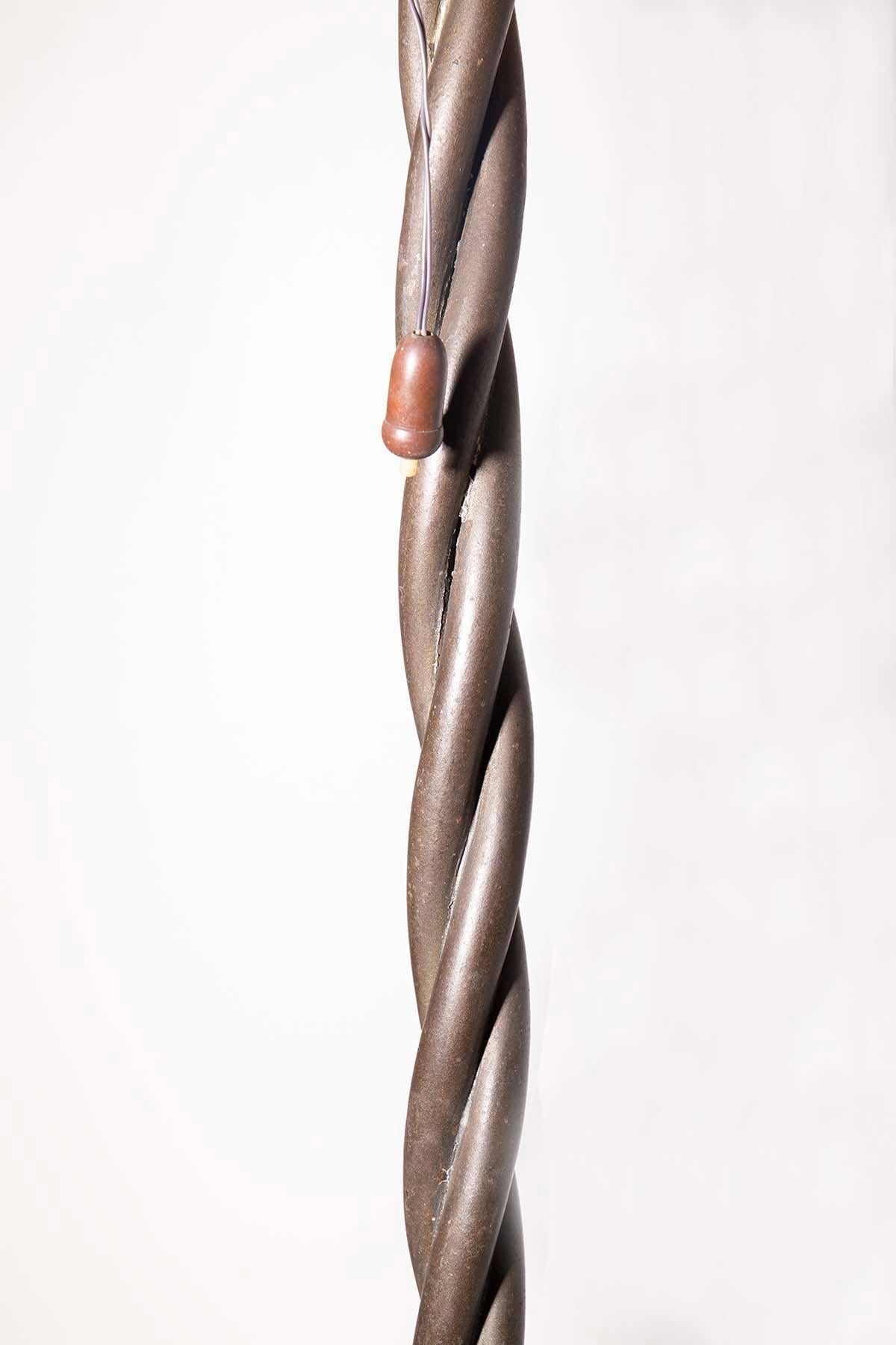 Rara lámpara francesa de hierro fundido de estilo Art Déco en Bueno estado para la venta en Milano, IT