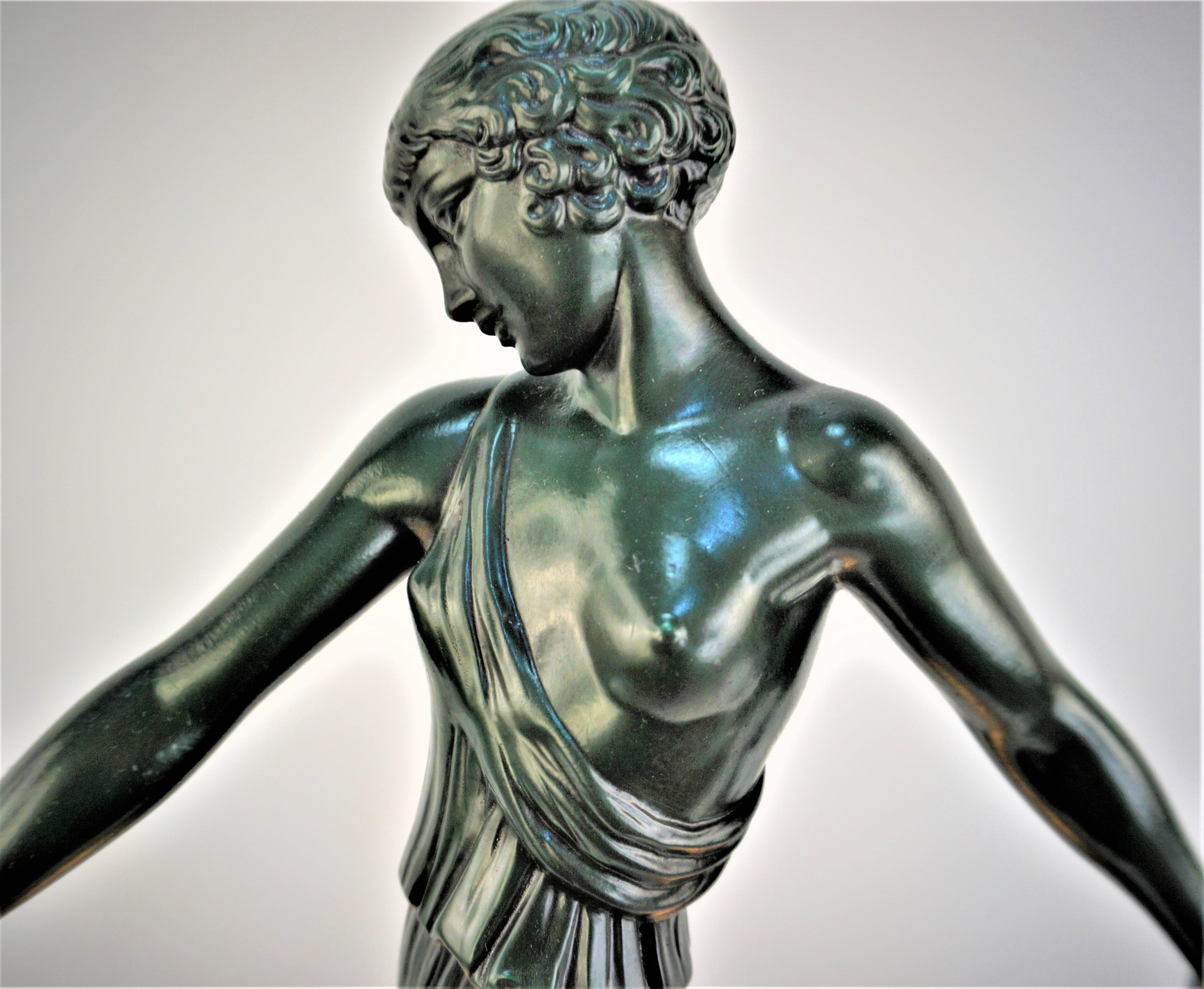 Seltene französische Art-Déco-Tischlampe-Skulptur von Fayral (Art déco) im Angebot