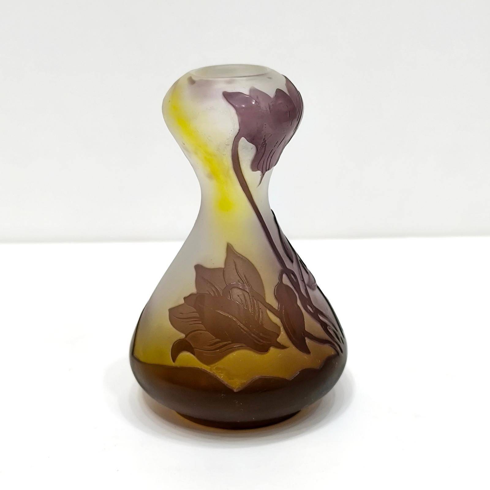 Rare French Art Nouveau Cameo Glass Vase by Emile Galle, Cyclamens Decor For Sale 2