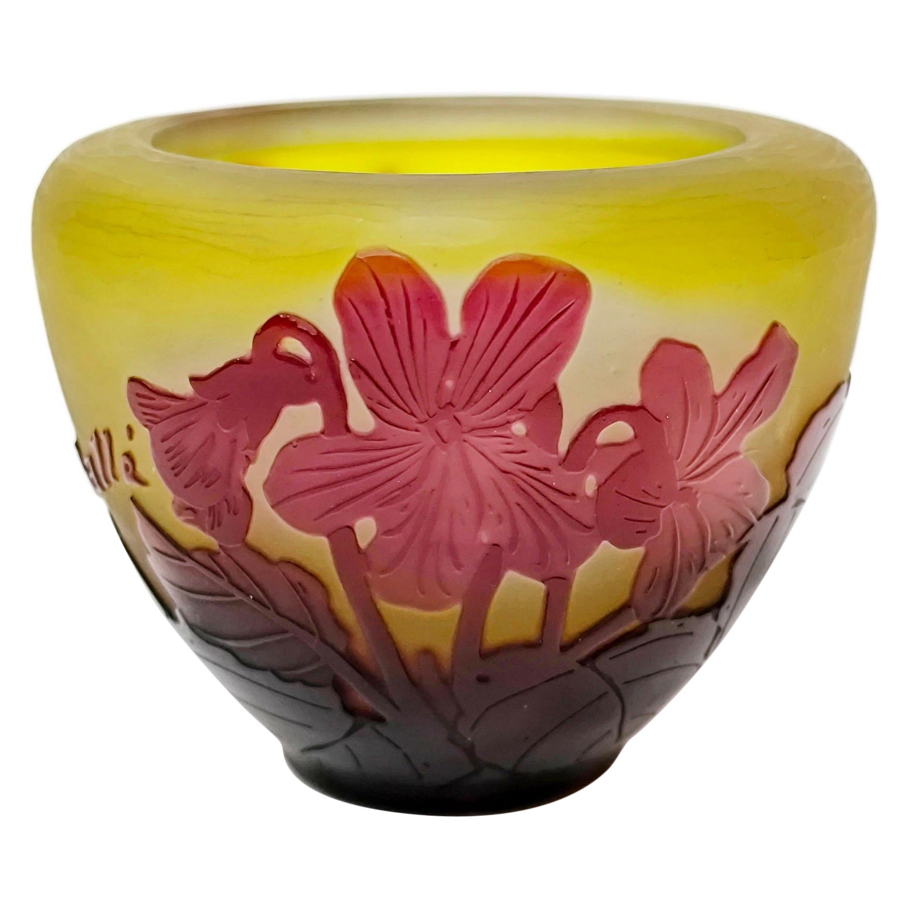Raro vaso francese in vetro cammeo Art Nouveau, decorazione di violette di Emile Galle