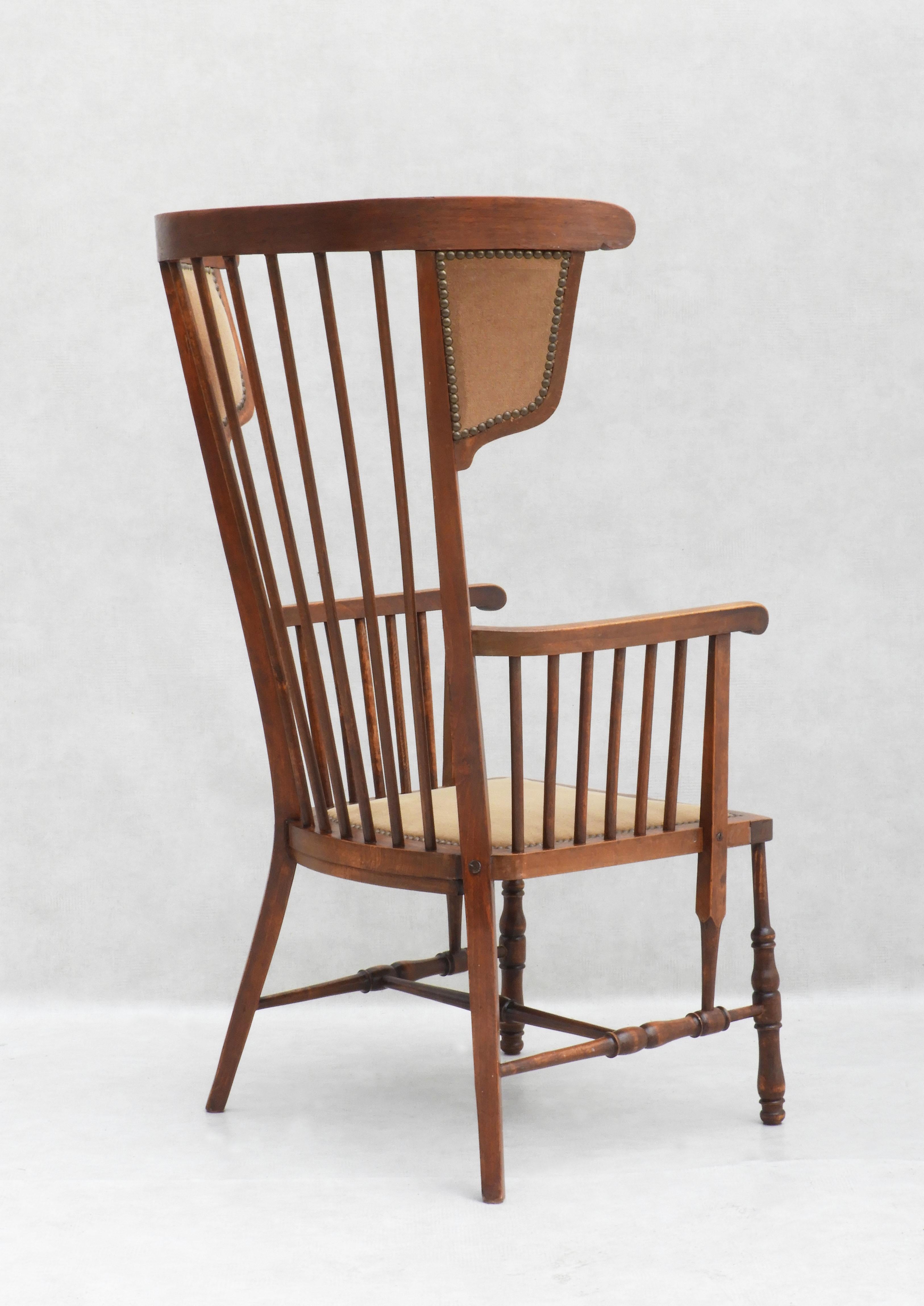 Rare fauteuil Arts and Crafts français à haut dossier, tapissé de bois de fuseau ailé  Bon état - En vente à Trensacq, FR