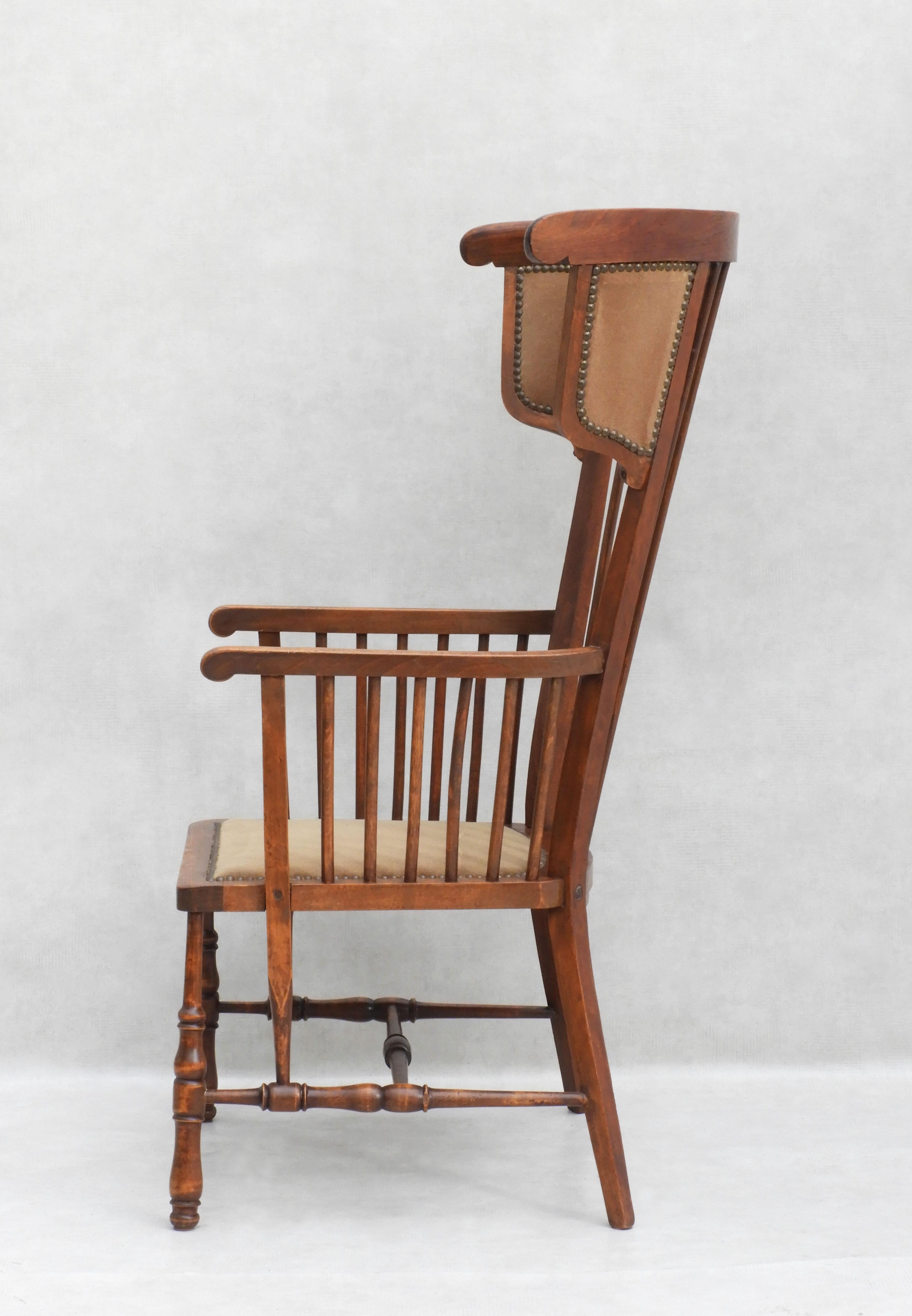 Rare fauteuil Arts and Crafts français à haut dossier, tapissé de bois de fuseau ailé  en vente 1