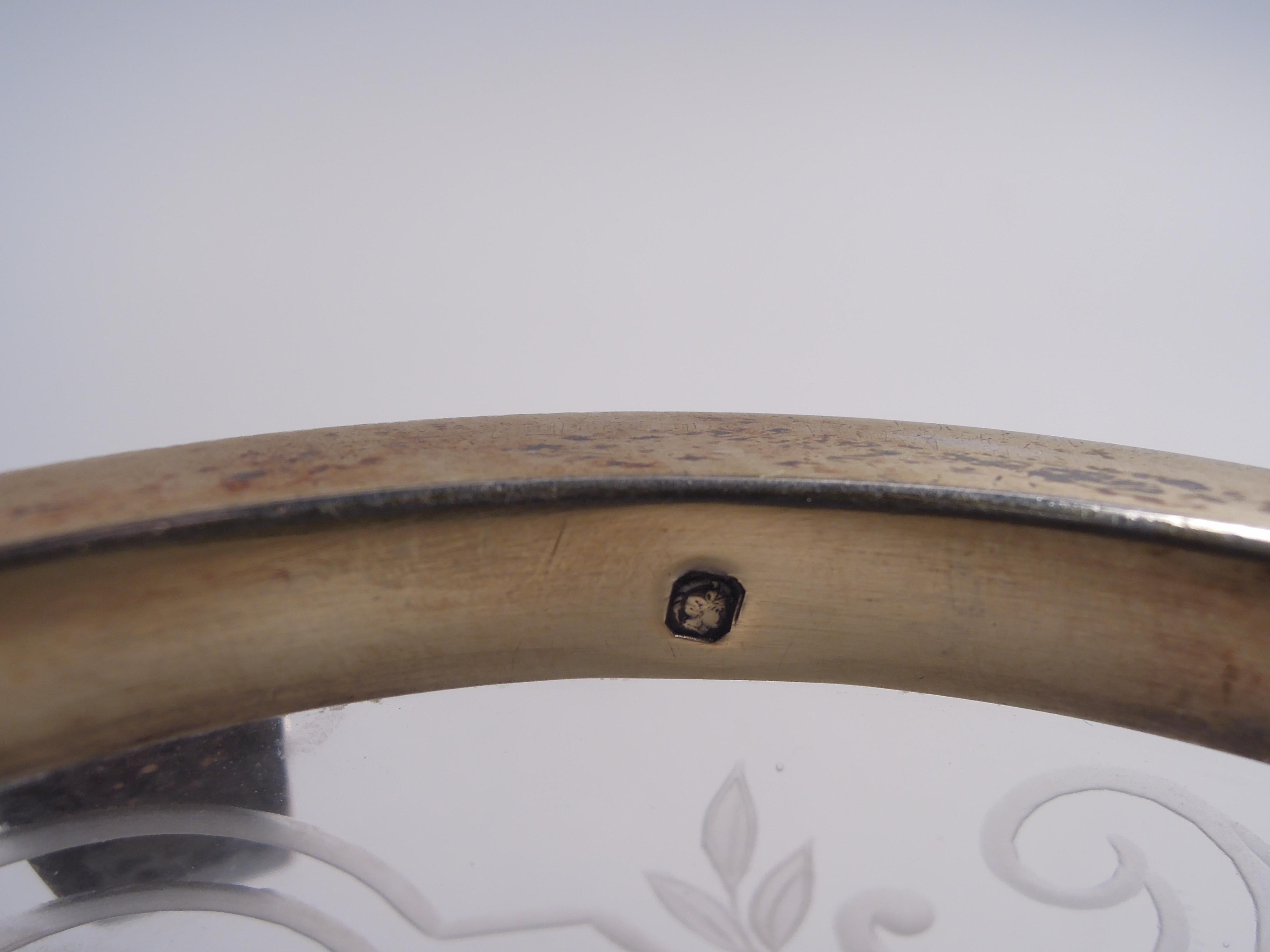 Raro cuenco clásico francés Belle Epoque de plata dorada y cristal para caviar en venta 4