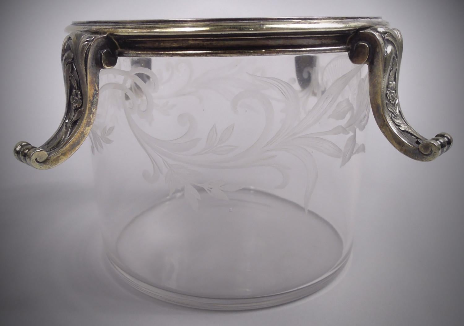 Raro cuenco clásico francés Belle Epoque de plata dorada y cristal para caviar Belle Époque en venta