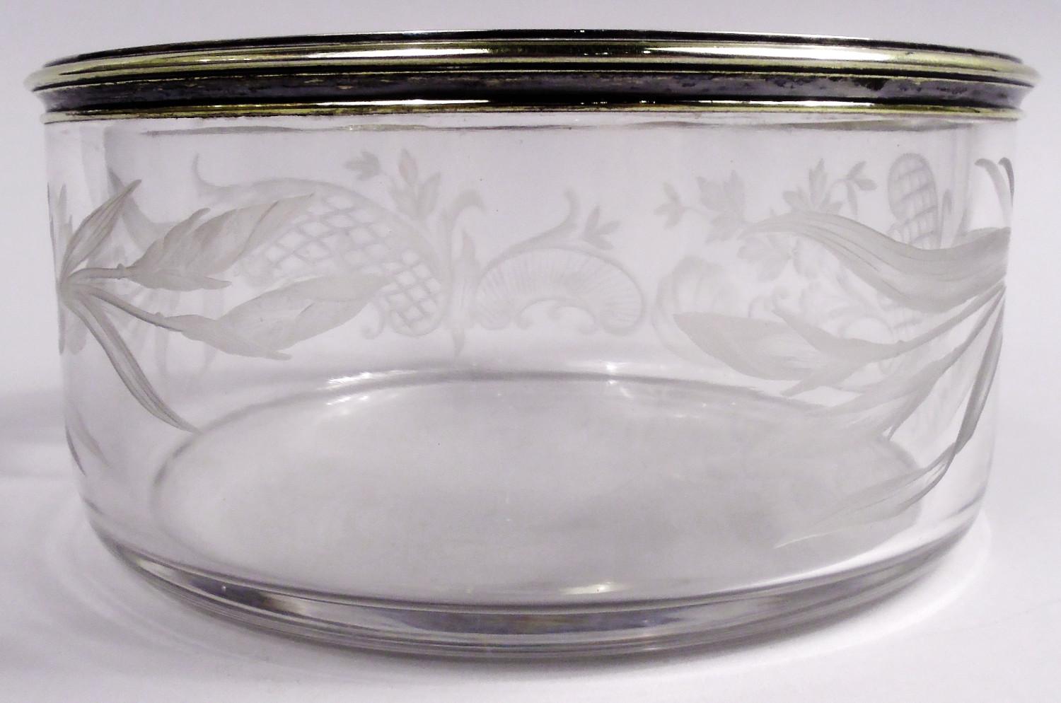 Raro cuenco clásico francés Belle Epoque de plata dorada y cristal para caviar siglo XX en venta