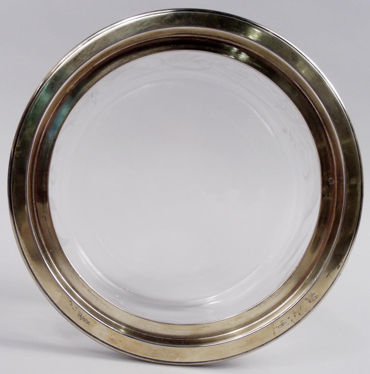 Raro cuenco clásico francés Belle Epoque de plata dorada y cristal para caviar Silver en venta