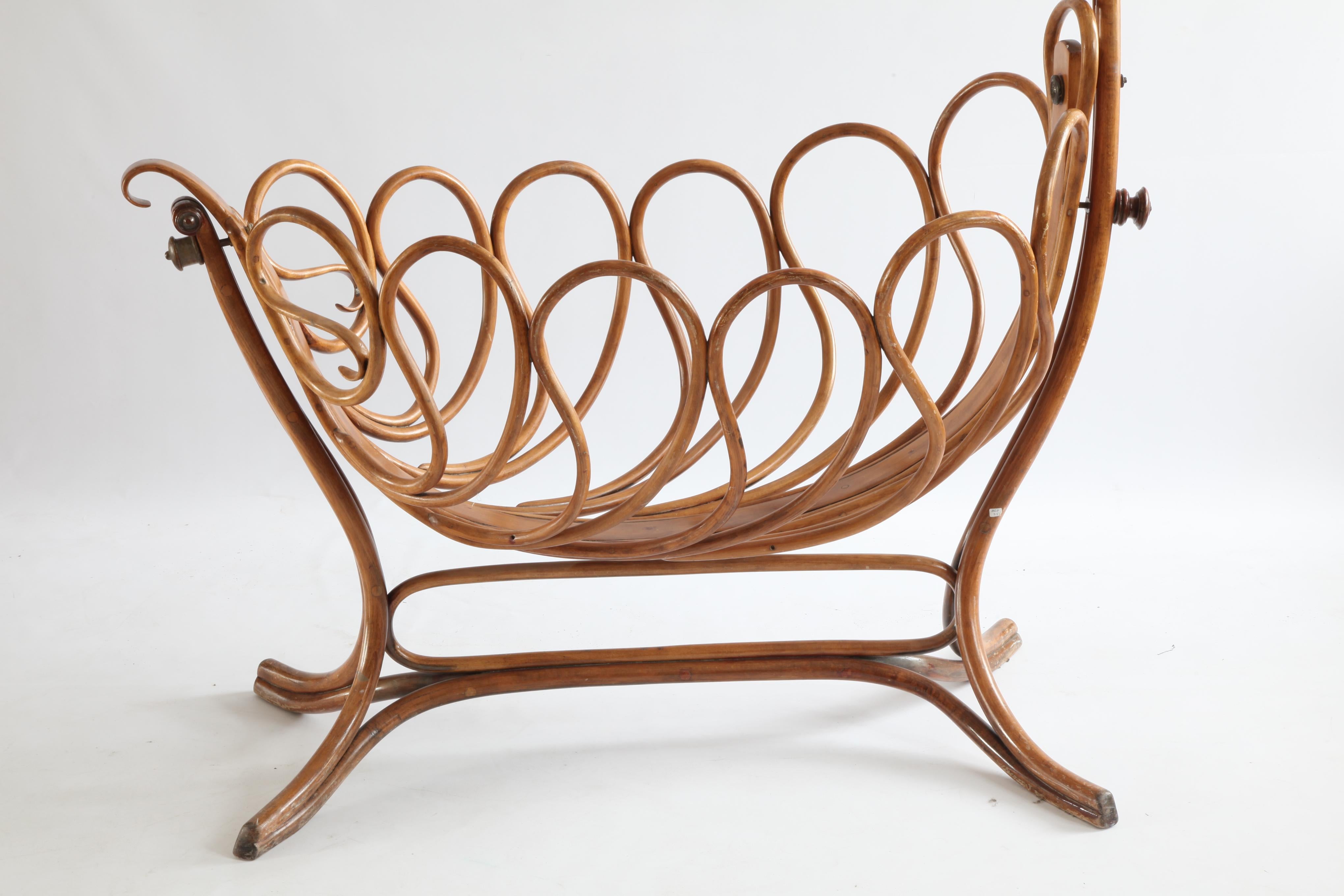 Rare French Bentwood Cradle in the Thonet Style, Late 19th Century For Sale 2