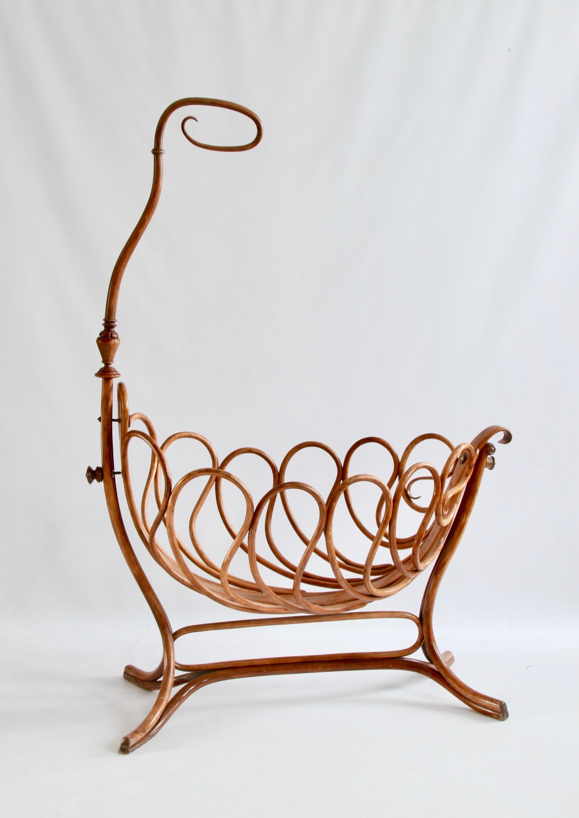 Rare French Bentwood Cradle in the Thonet Style, Late 19th Century For Sale 3