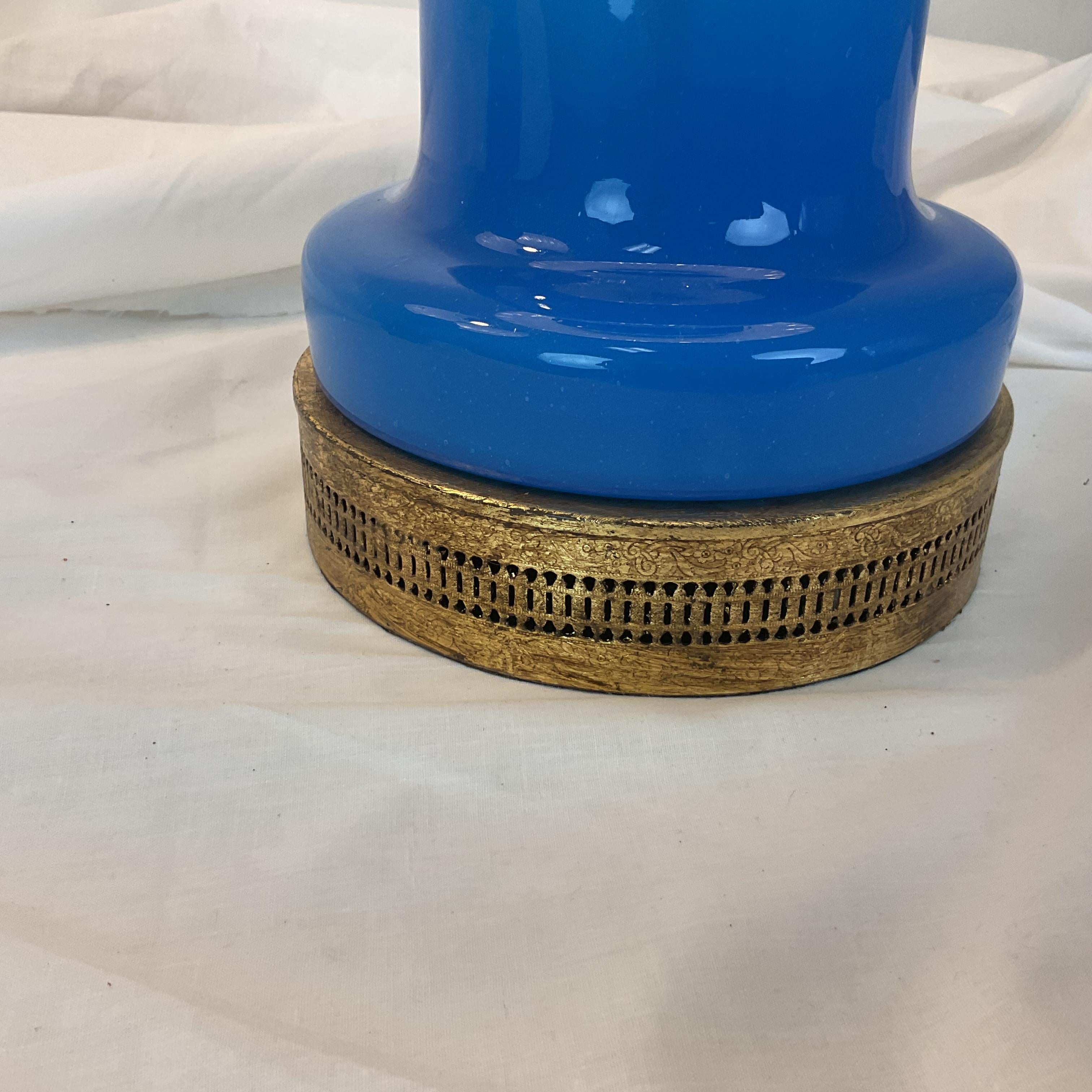 Empire Rare paire de lampes en verre French Opaline bleu en vente