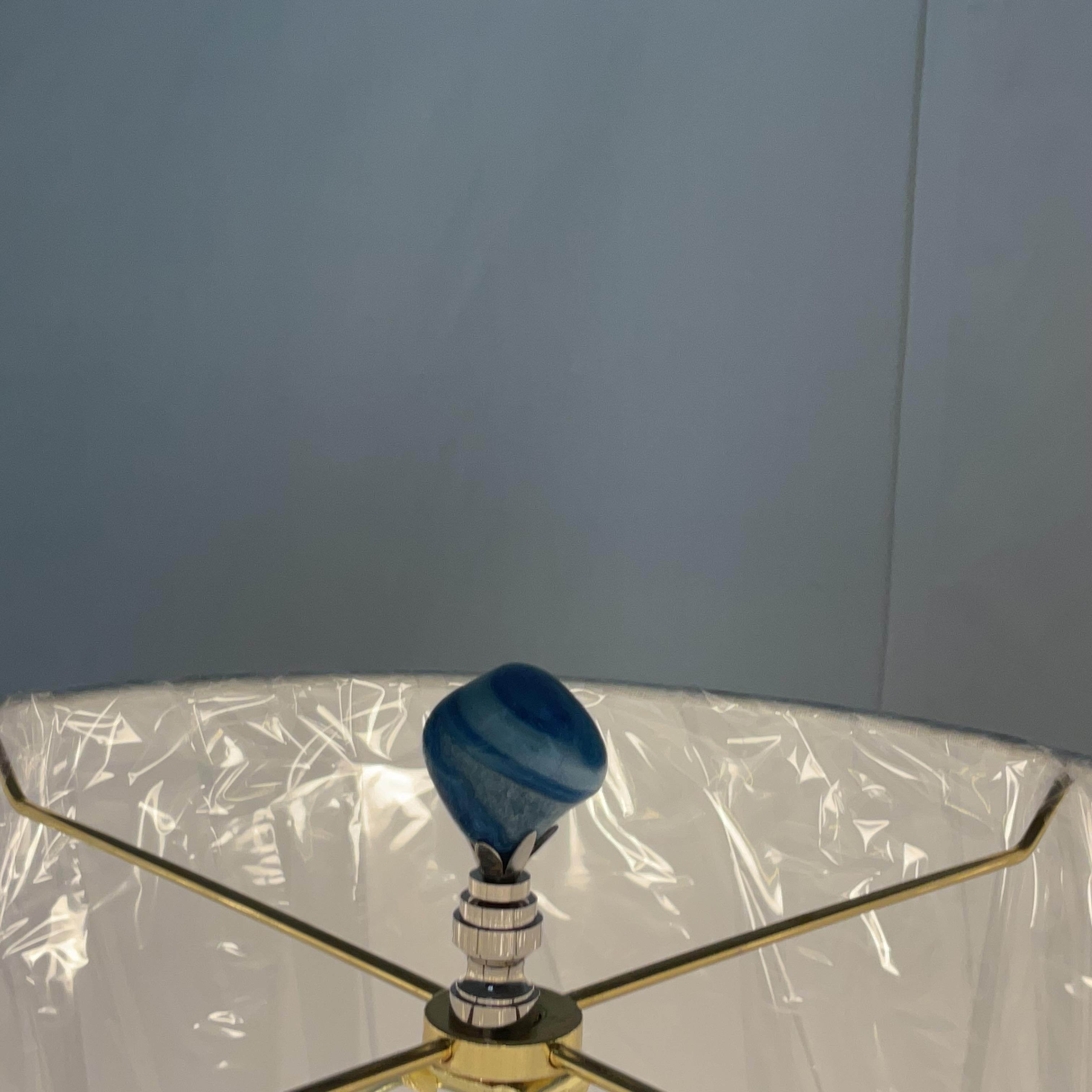 Rare paire de lampes en verre French Opaline bleu Bon état - En vente à West Palm Beach, FL