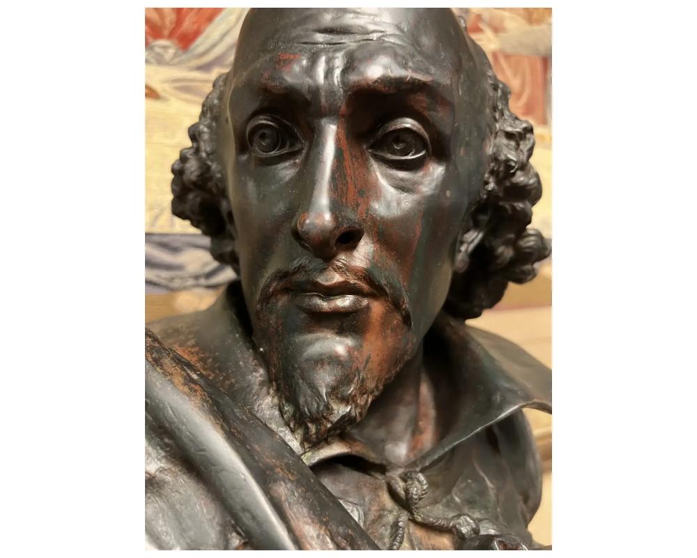 Rare French bronze bust of William Shakespeare by Carrier Belleuse and Pinedo, c In Good Condition For Sale In New York, NY