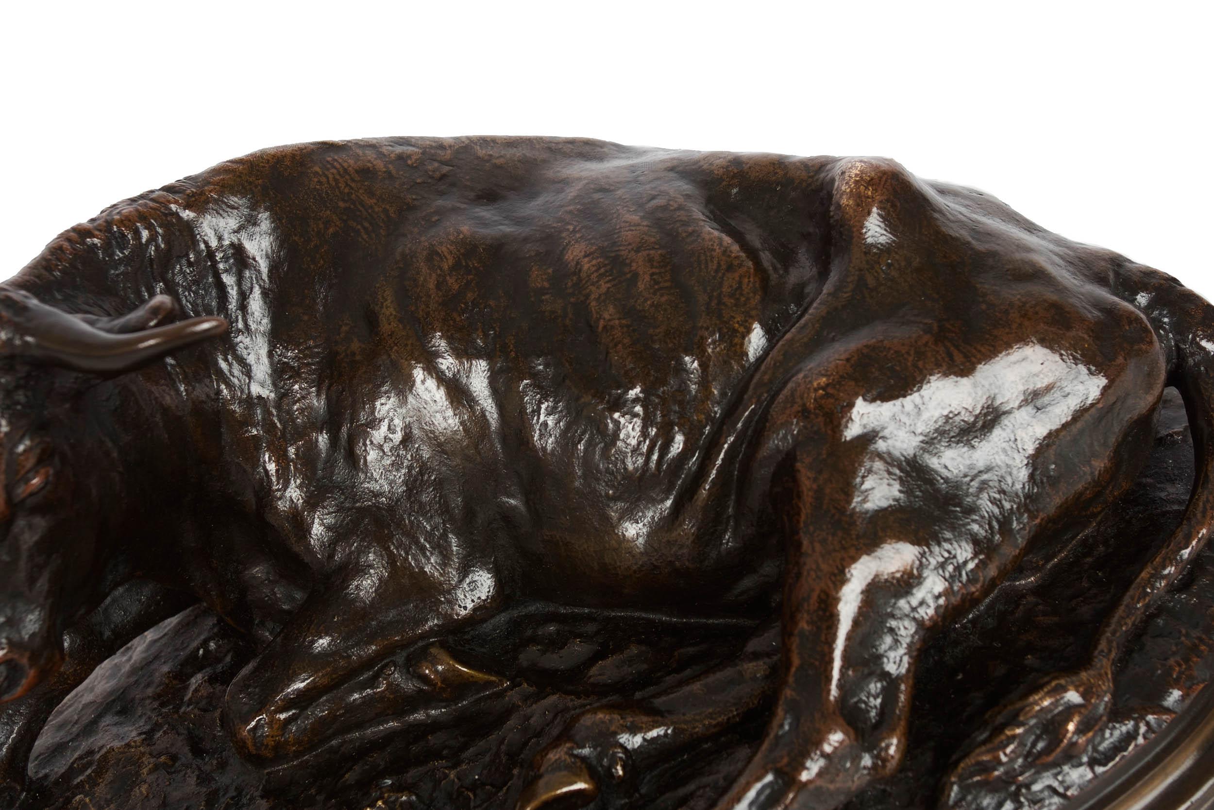Français Rare sculpture française en bronze du taureau au repos par Rosa Bonheur