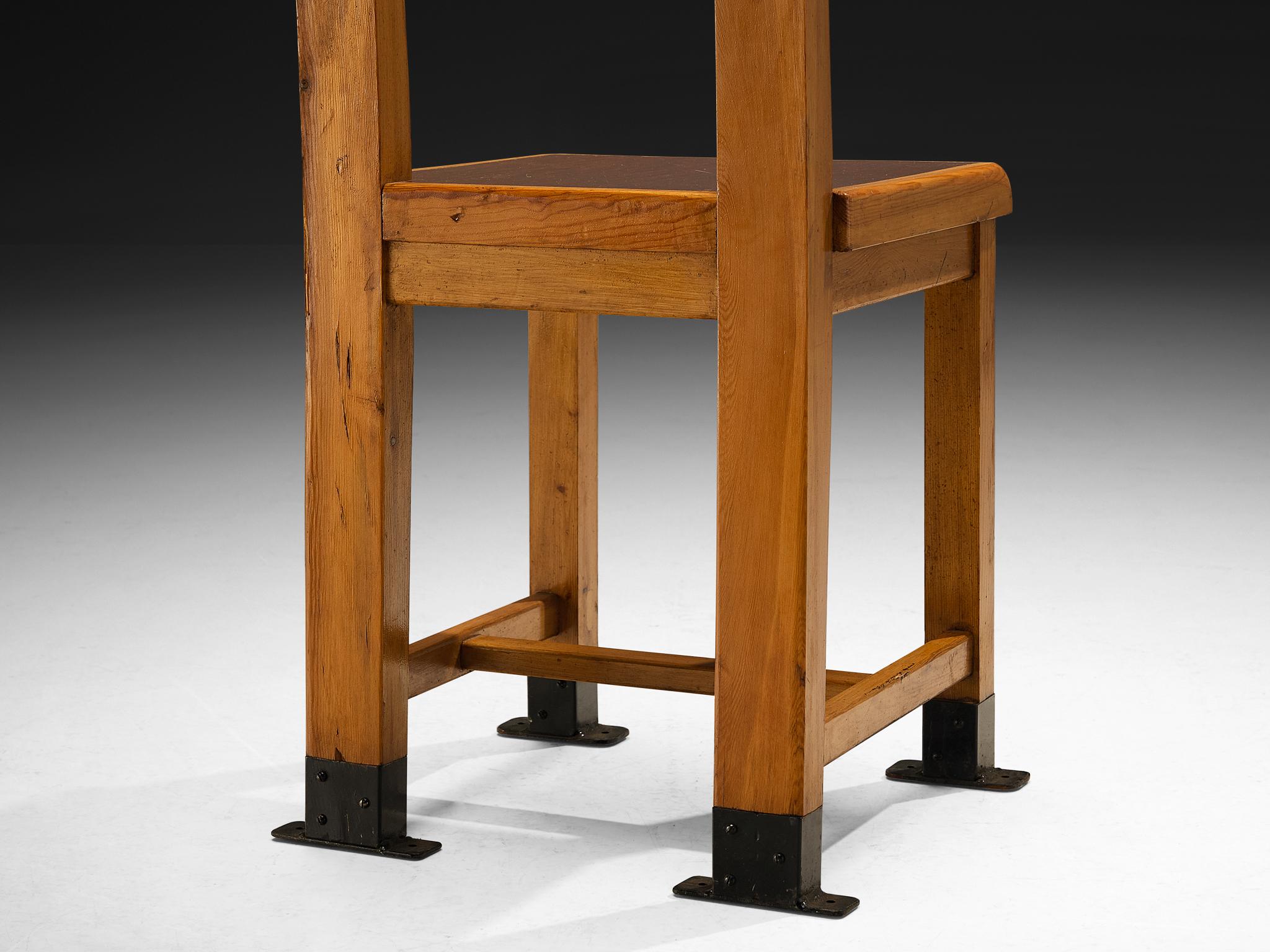 Rare French Dining Chair in Pine with Metal Feet In Good Condition For Sale In Waalwijk, NL