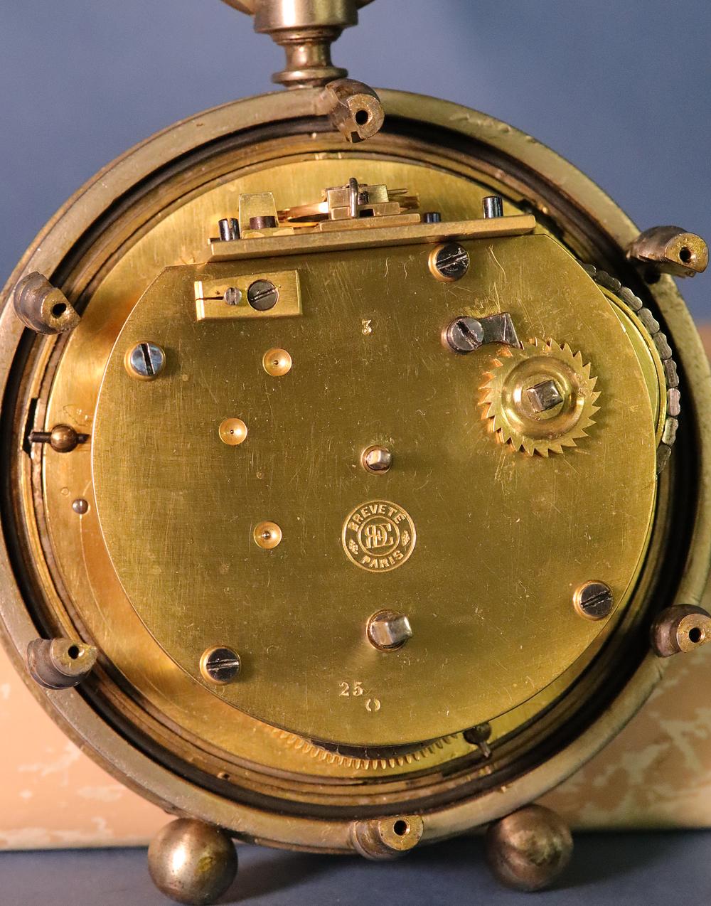 Bronze Rare horloge française à chariot tambour avecéchappement inhabituel en vente