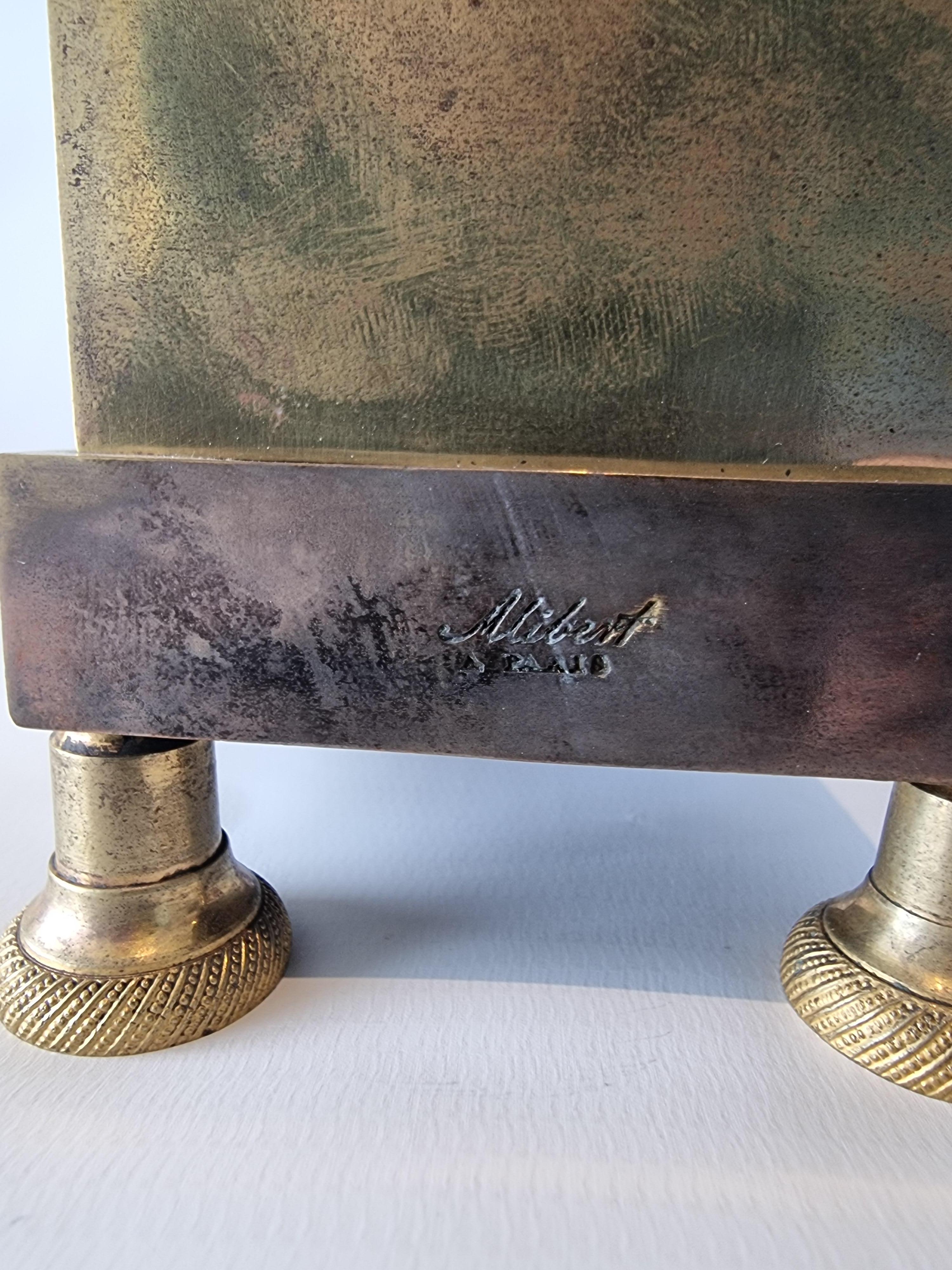 Raro orologio portefaix francese Impero in ormolu e bronzo patinato firmato Alibert In condizioni buone in vendita a London, GB