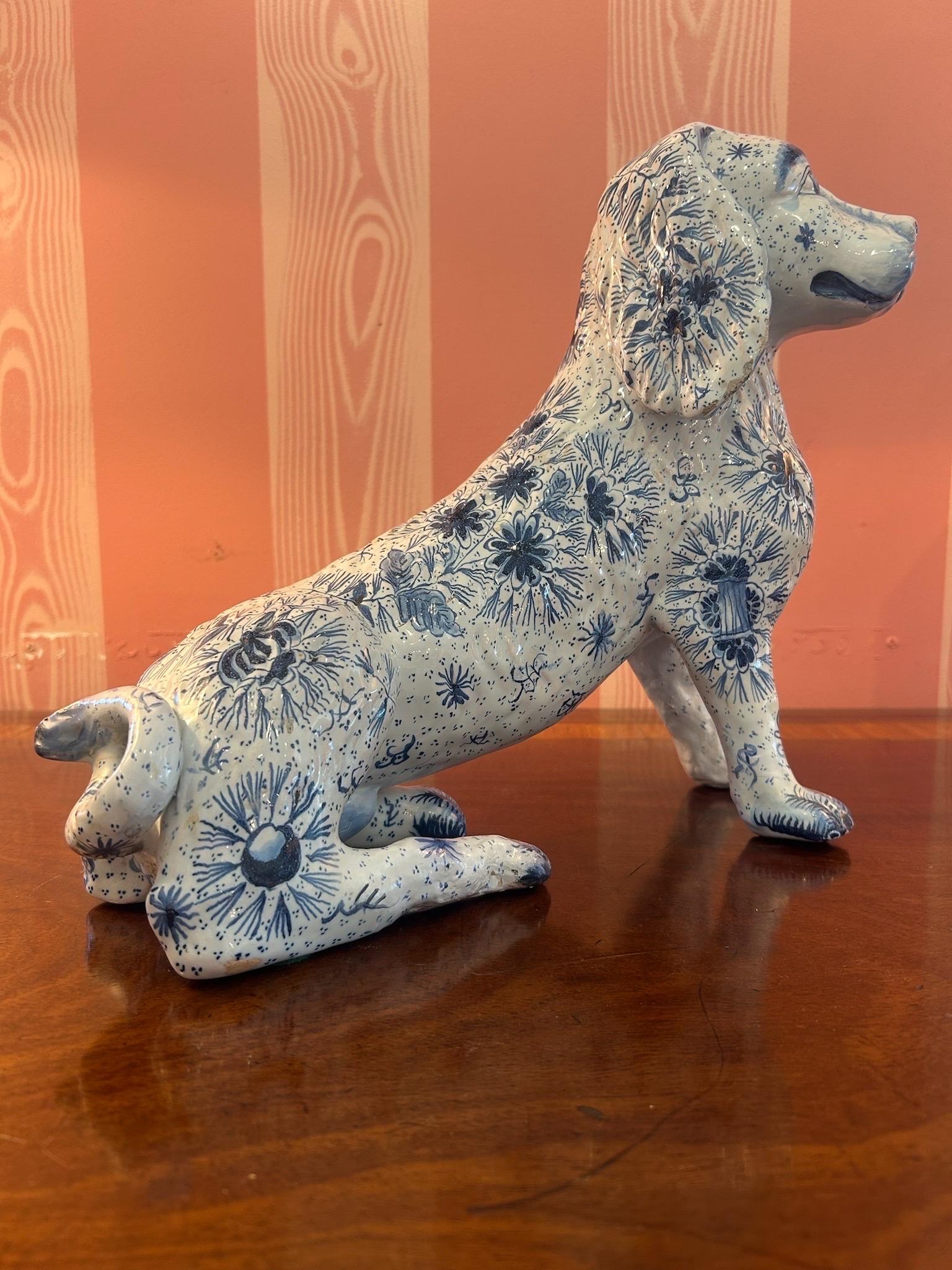 Rare chien en faïence française, fin 19e/début 20e siècle en vente 4