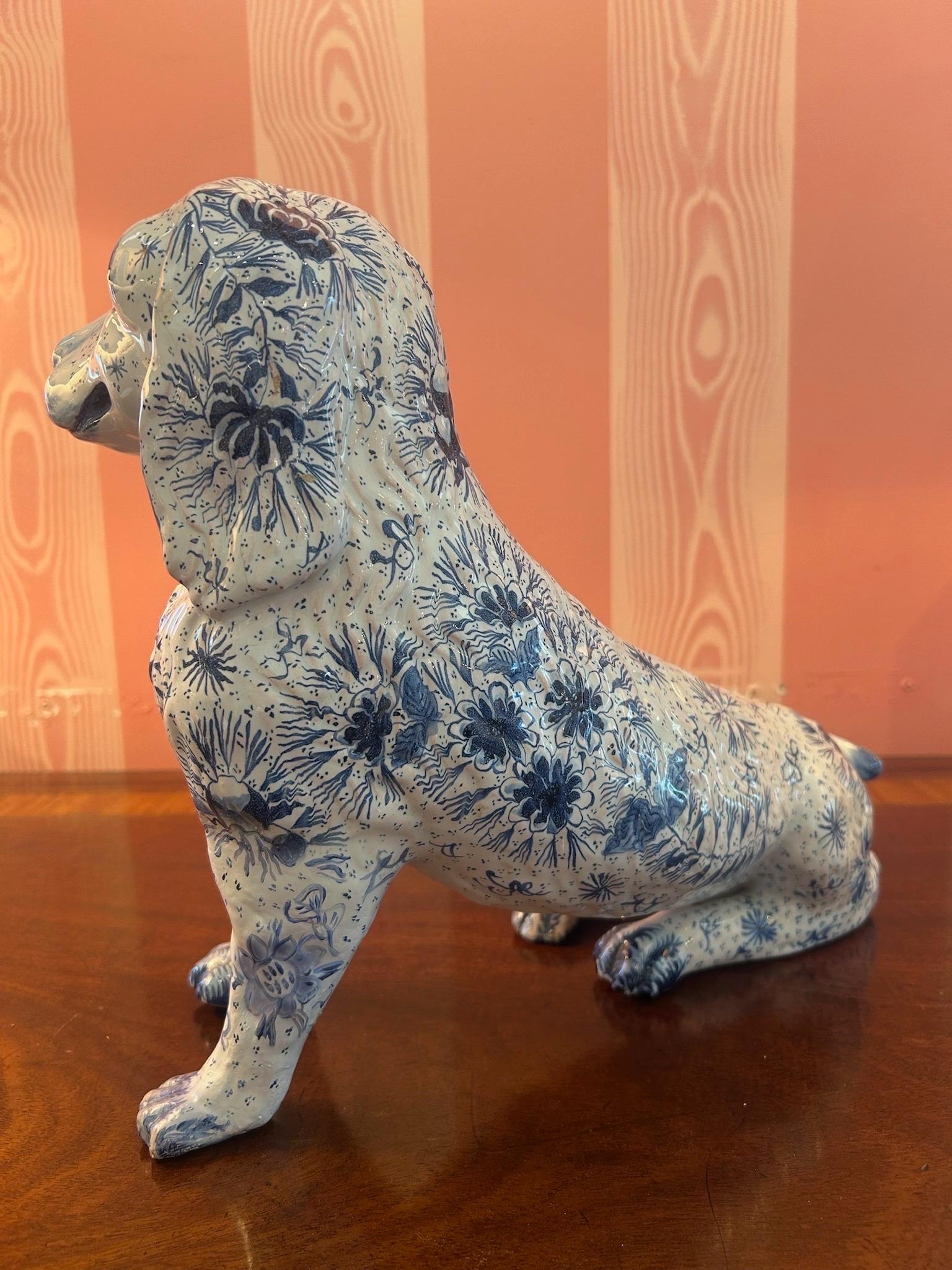 Rare chien en faïence française, fin 19e/début 20e siècle en vente 5