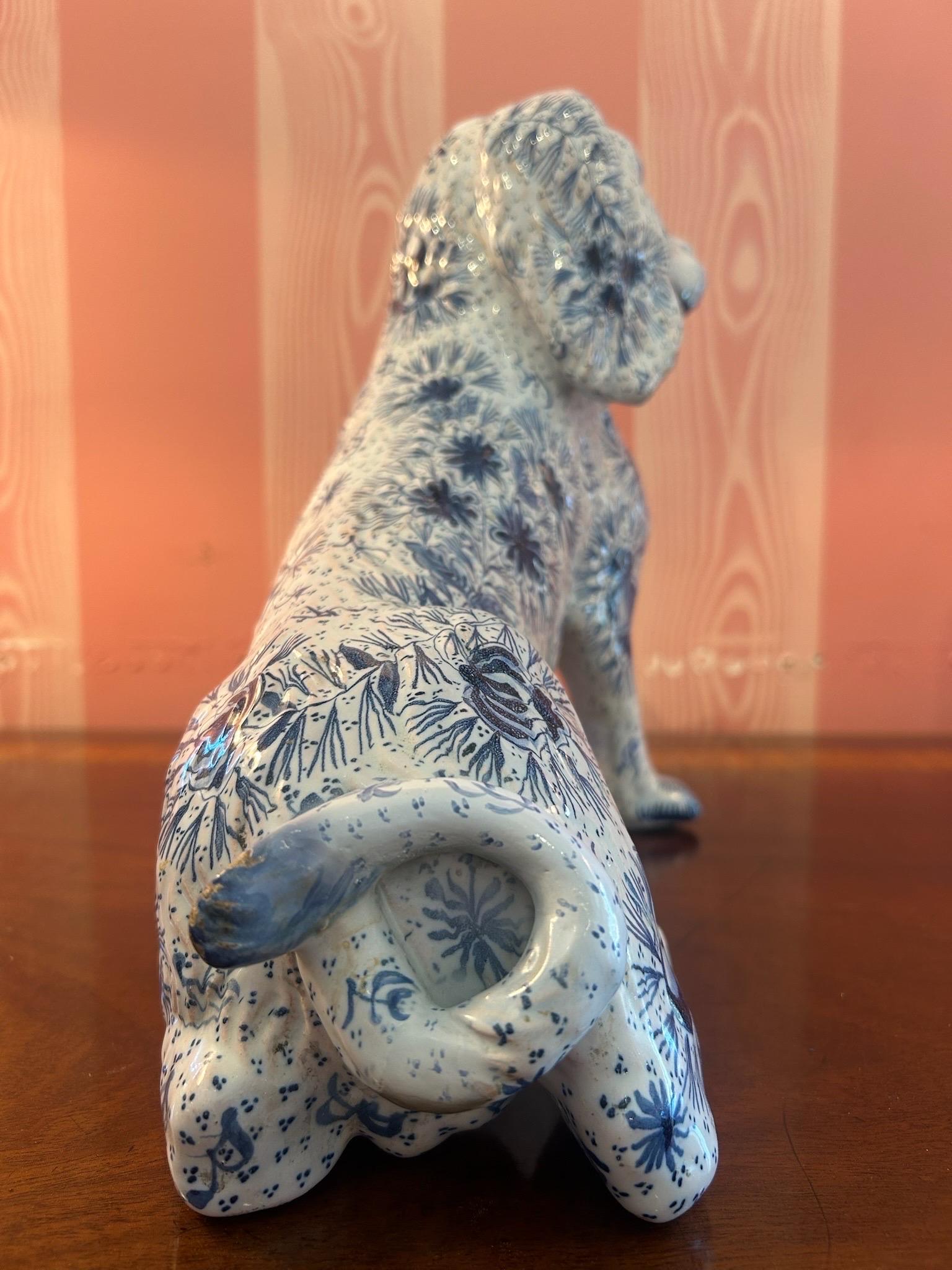 Rare chien en faïence française, fin 19e/début 20e siècle en vente 7