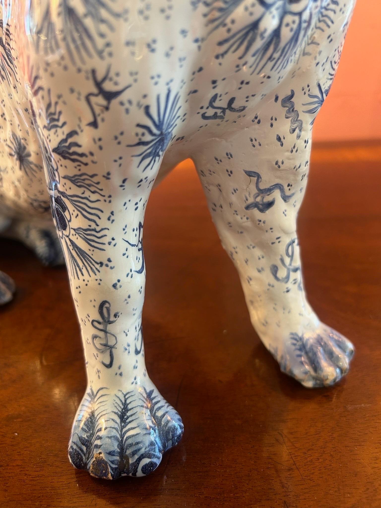 20ième siècle Rare chien en faïence française, fin 19e/début 20e siècle en vente