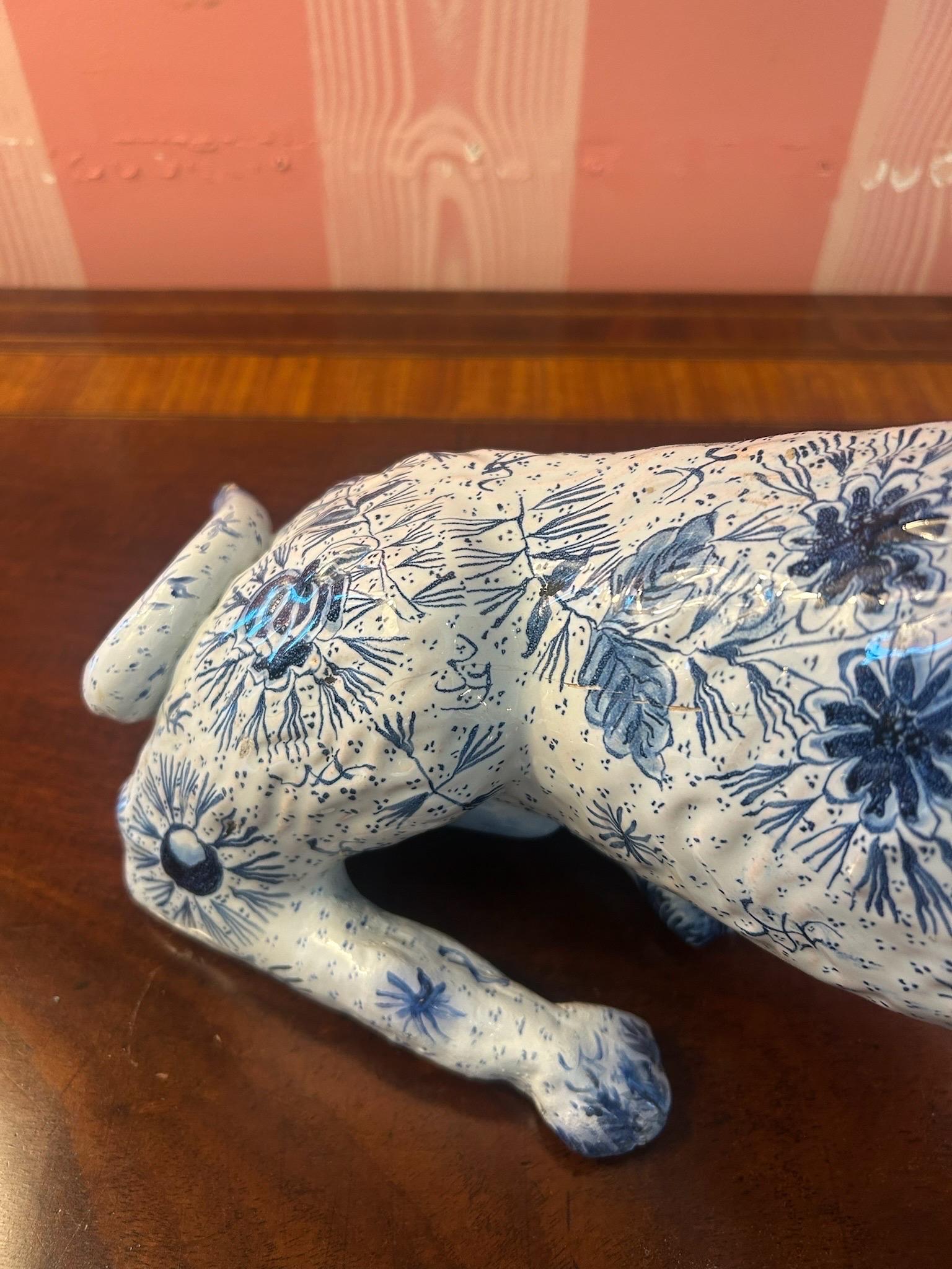 Poterie Rare chien en faïence française, fin 19e/début 20e siècle en vente