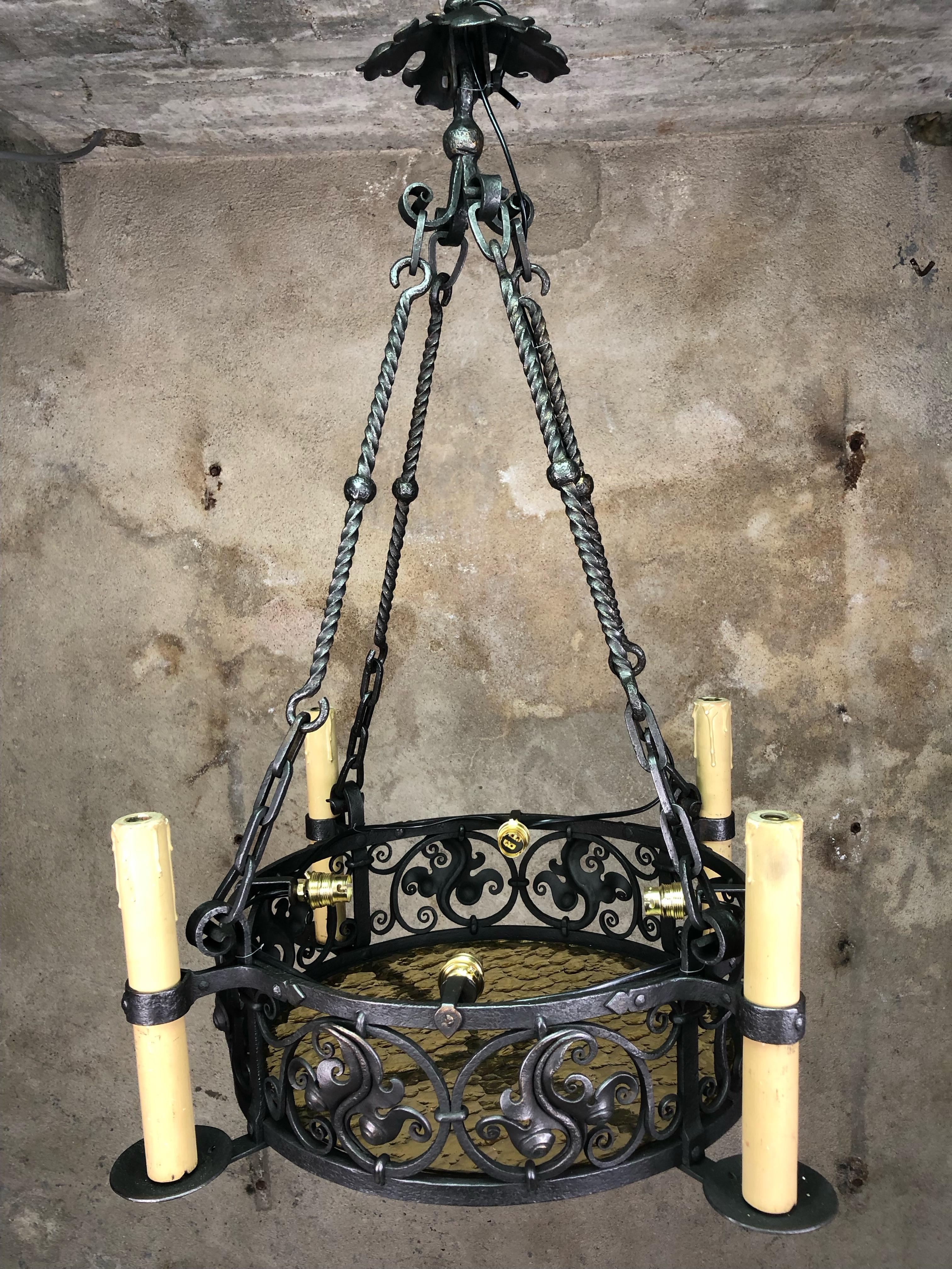 Forgé Rare plafonnier néo-gothique français forgé à la main en vente
