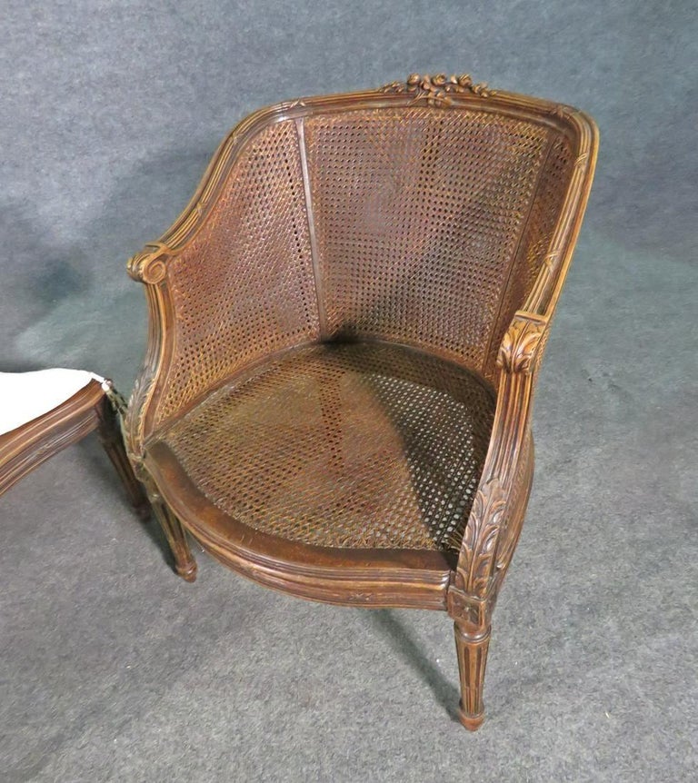Rare French Louis XVI Carved Walnut Caned Duchess Brisee 3 PC Chaise Daybed For Sale 4