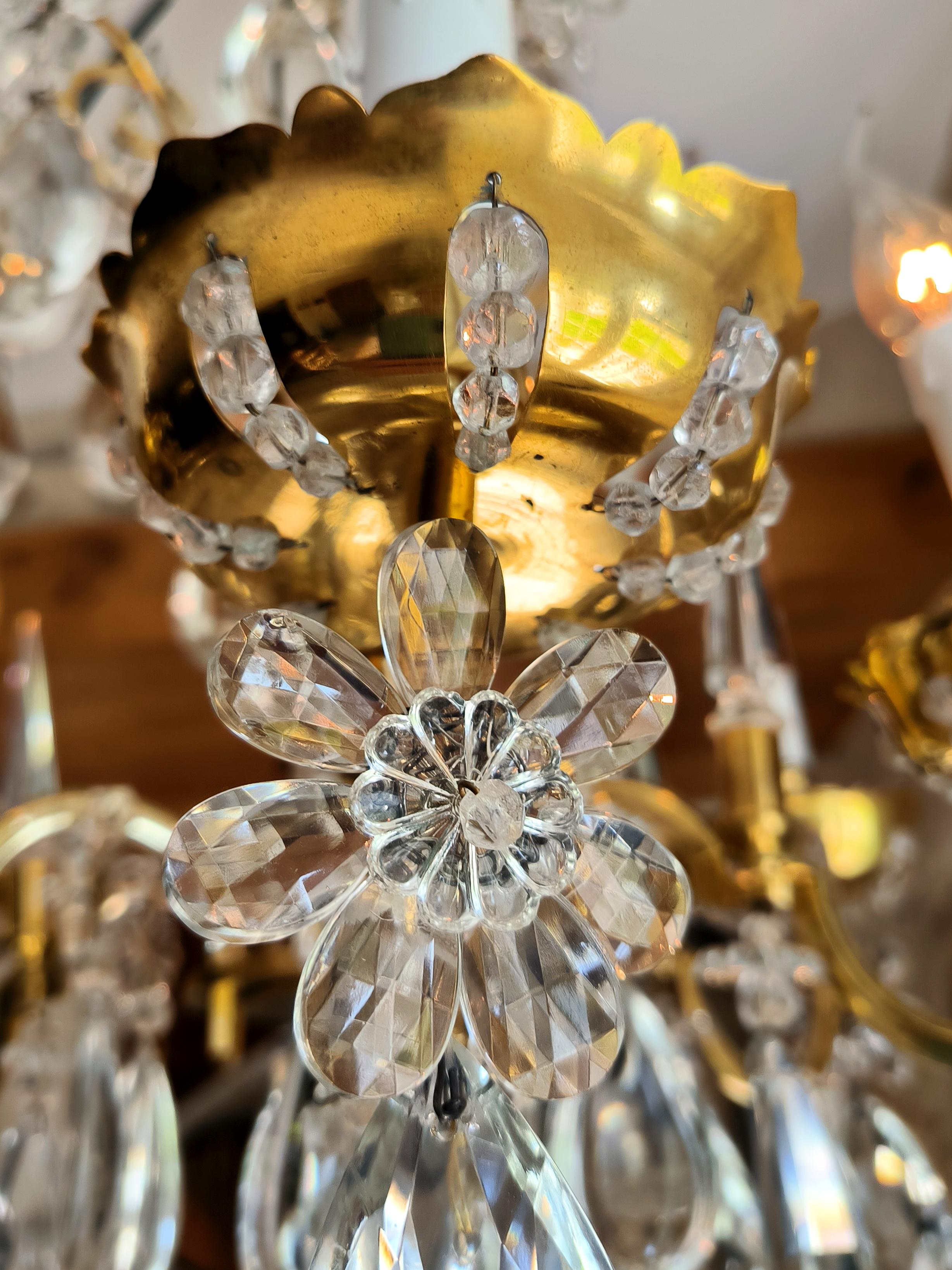 Rara araña de cristal francesa estilo Luis XVI de la Maison Baguès. Circa 1950's en venta 3