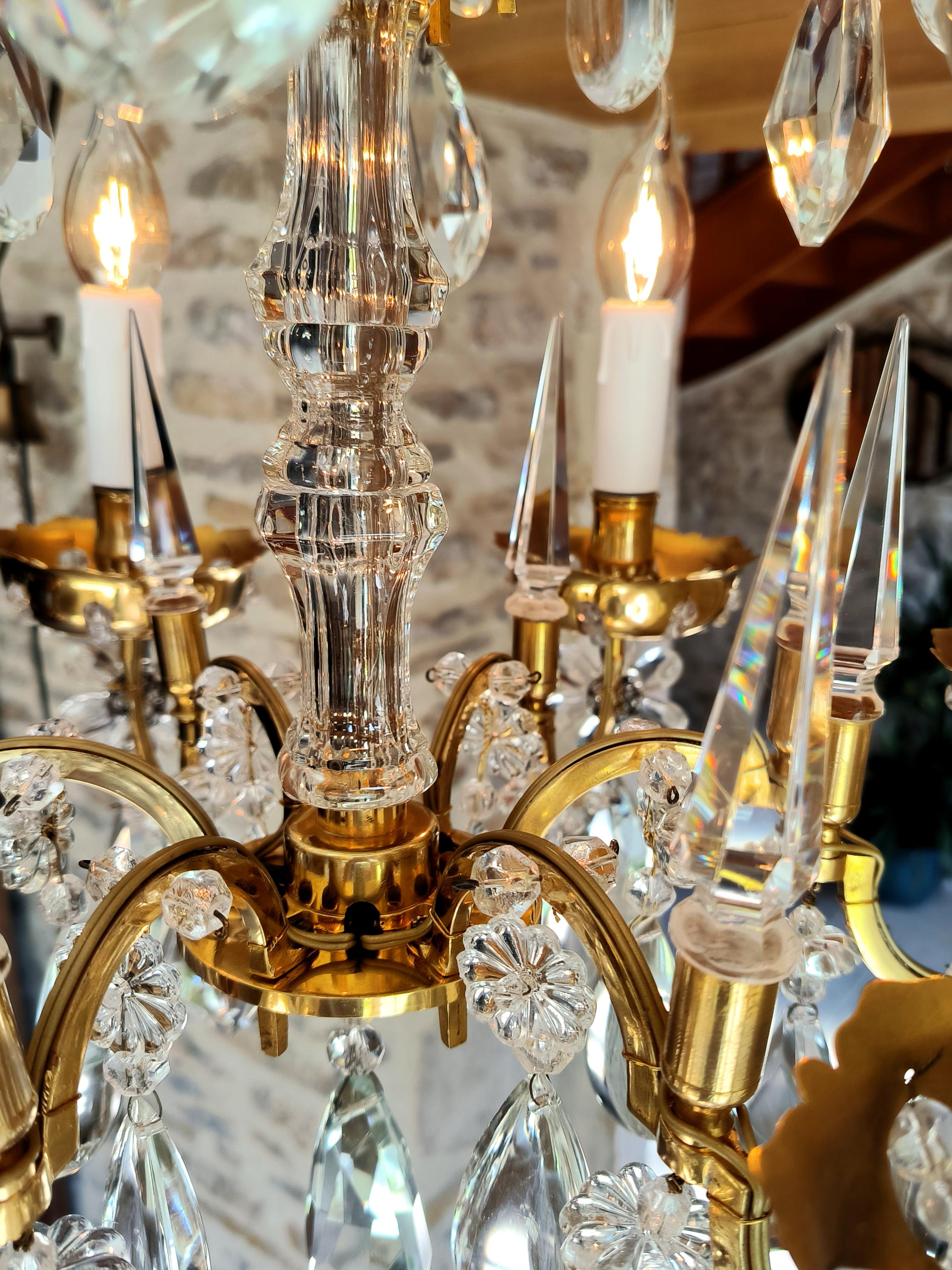 Rara araña de cristal francesa estilo Luis XVI de la Maison Baguès. Circa 1950's en venta 4