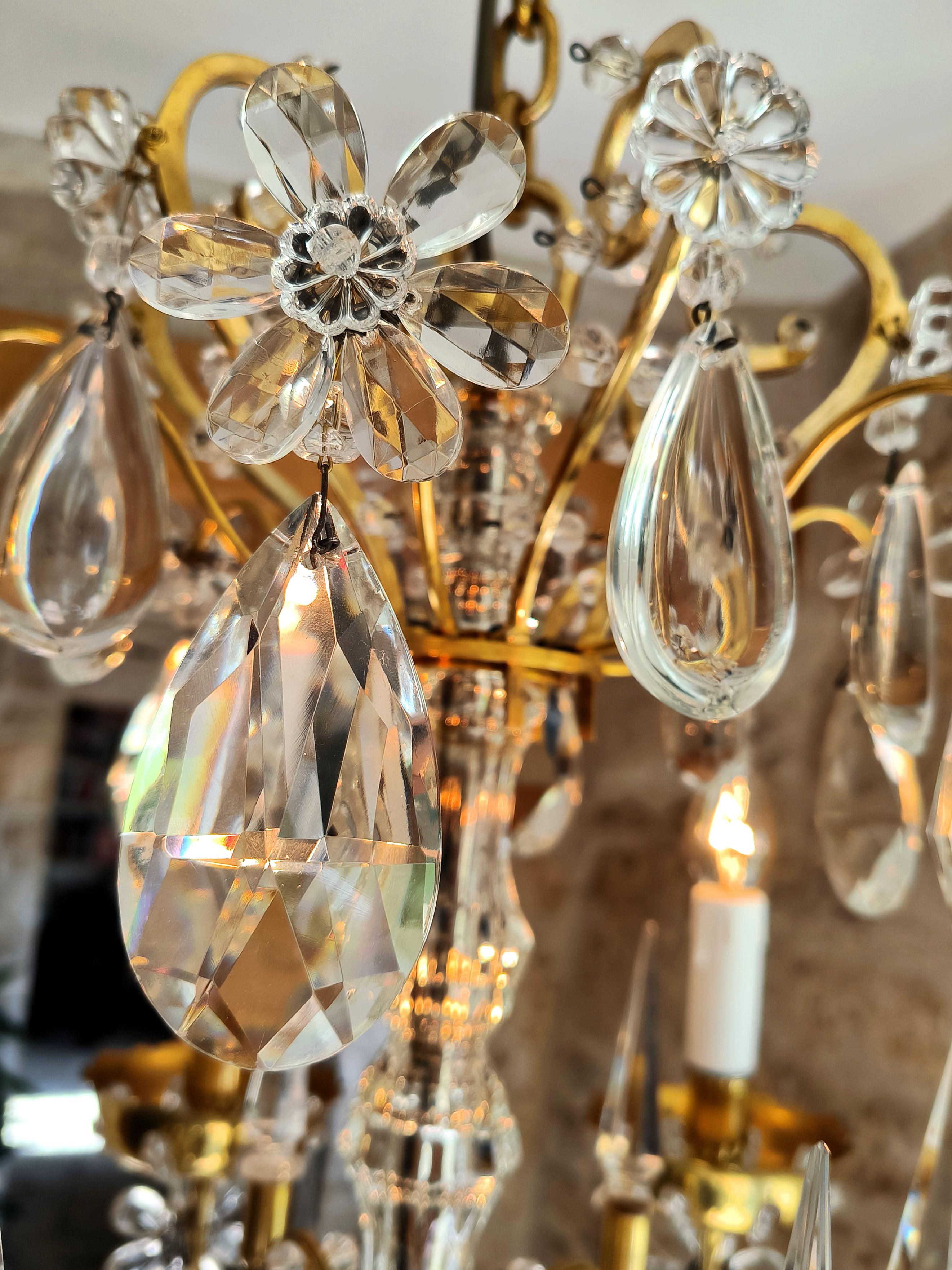 Rara araña de cristal francesa estilo Luis XVI de la Maison Baguès. Circa 1950's en venta 2