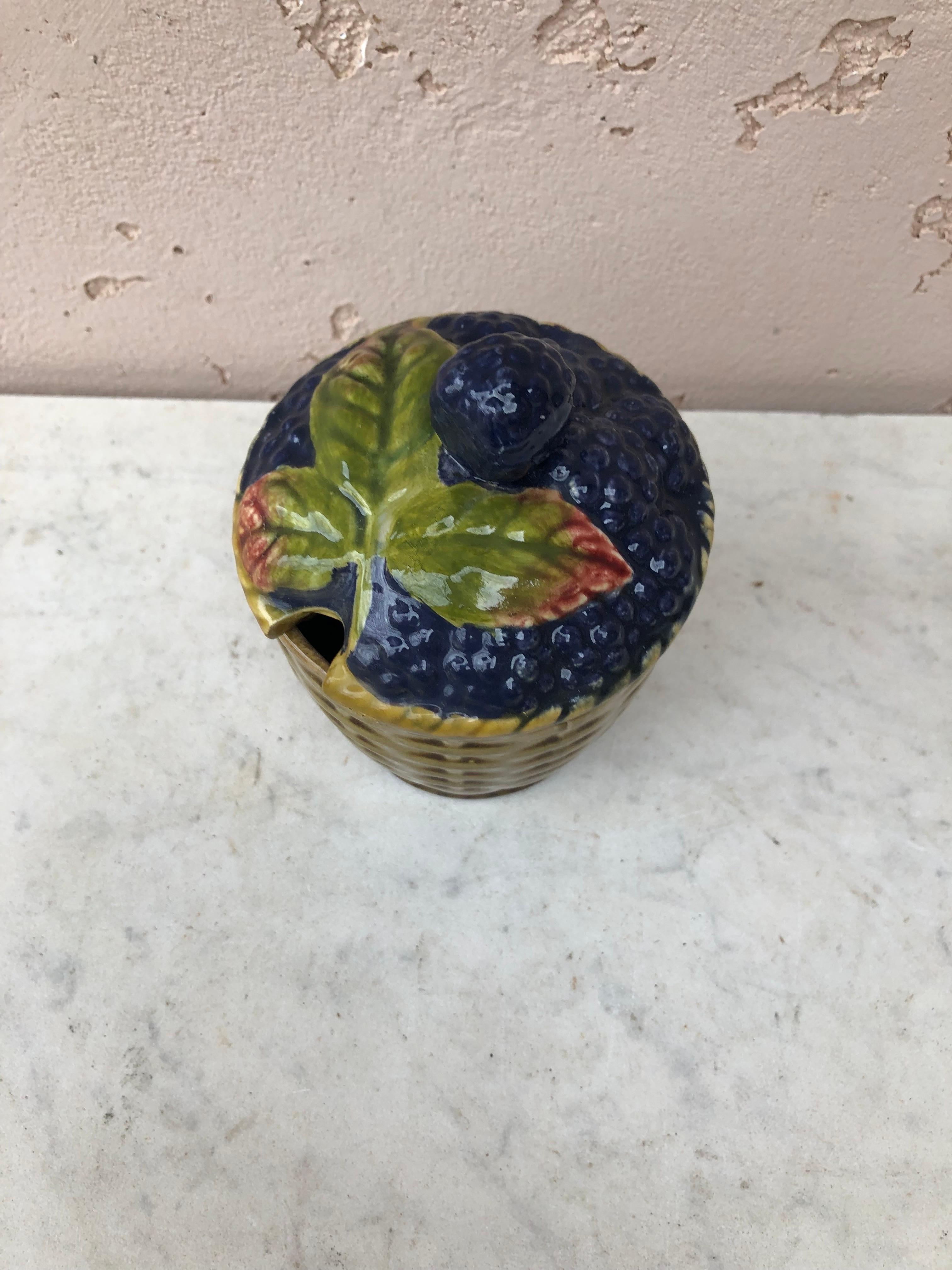 Ceramic Rare French Majolica Blackberries Basket signed Sarreguemines circa 1920 For Sale