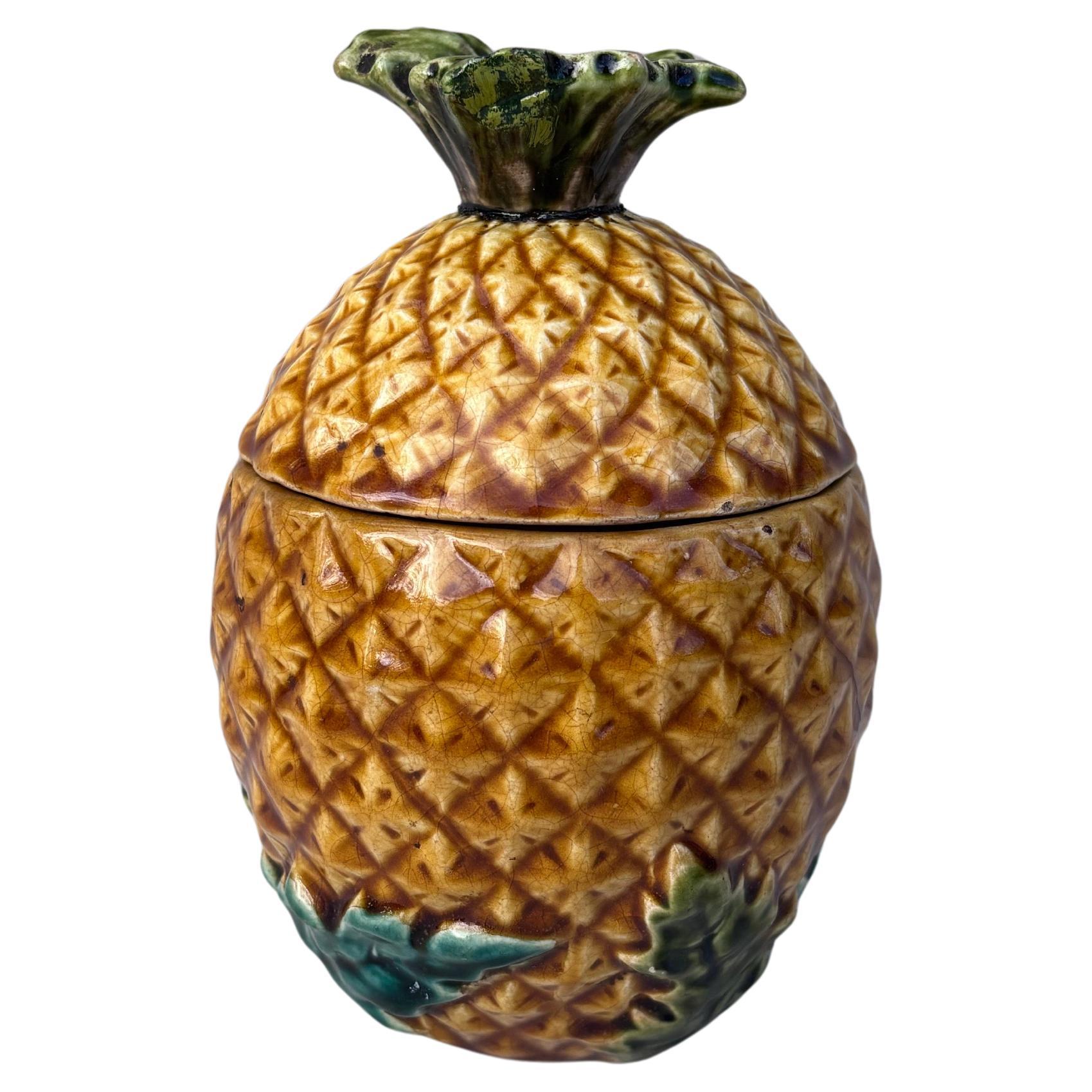 Rare French Majolica Pineapple Basket Box Sarreguemines, circa 1890 In Good Condition For Sale In Austin, TX